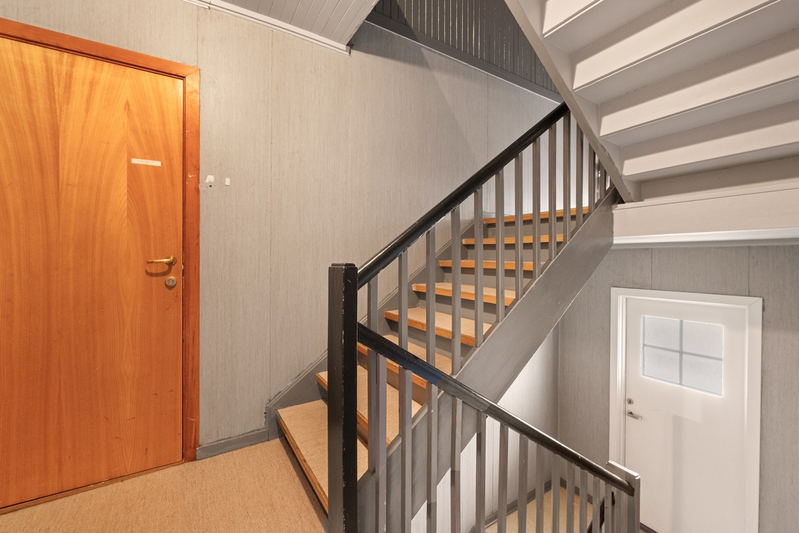 Felles trappeoppgang mellom leilighetene. Galleribilde