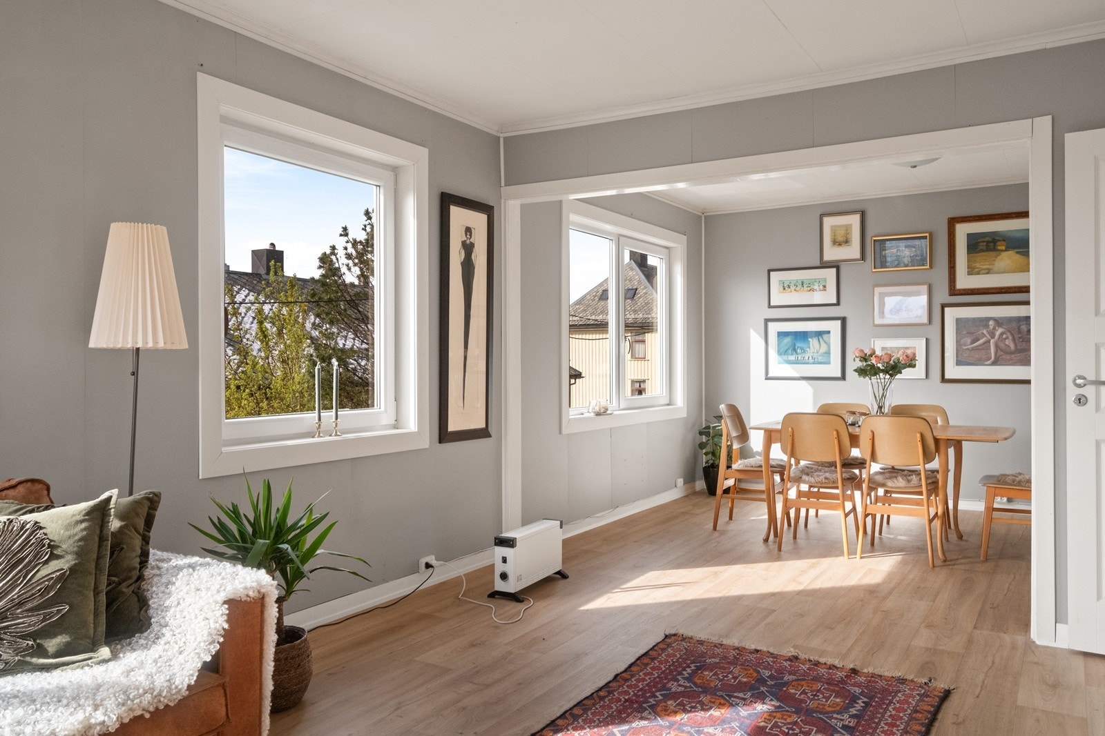 Leilighet 4, 2. etg: Åpent og romslig stue/ spisestue. Galleribilde