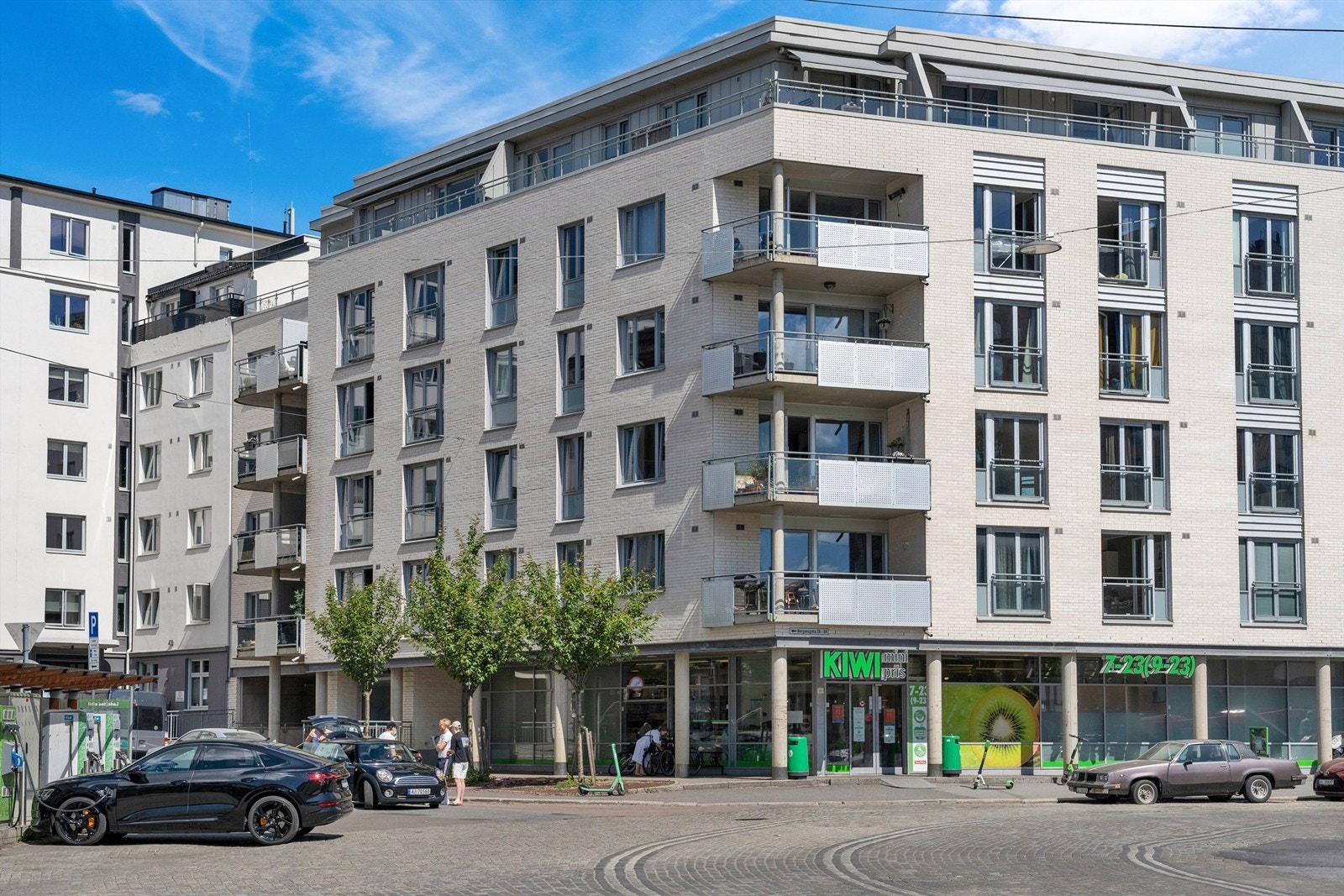 Kun 3-4 minutters gange til Kiwi, Rema 1000 og Meny. Galleribilde