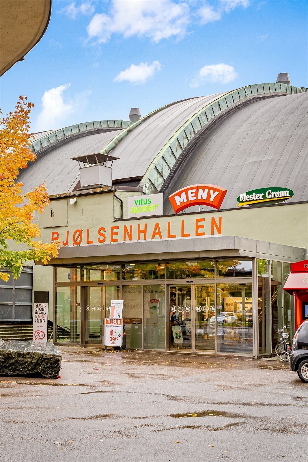 Kort vei til flere dagligvarebutikker og øvrige servicetilbud. Galleribilde