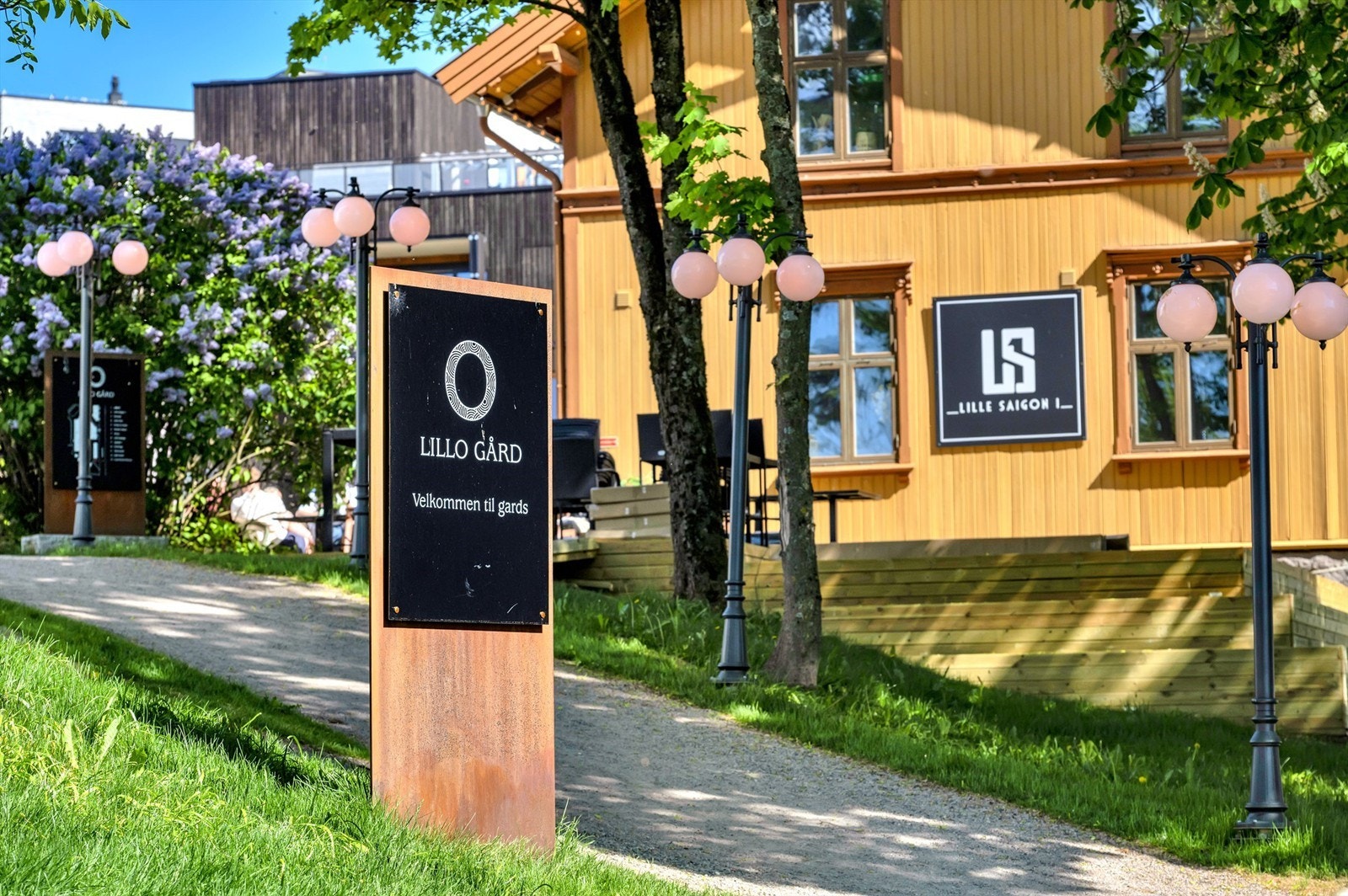 Du finner blant annet restauranter som Kompis og Lille Ò i hovedhuset på Lillo gård. Galleribilde