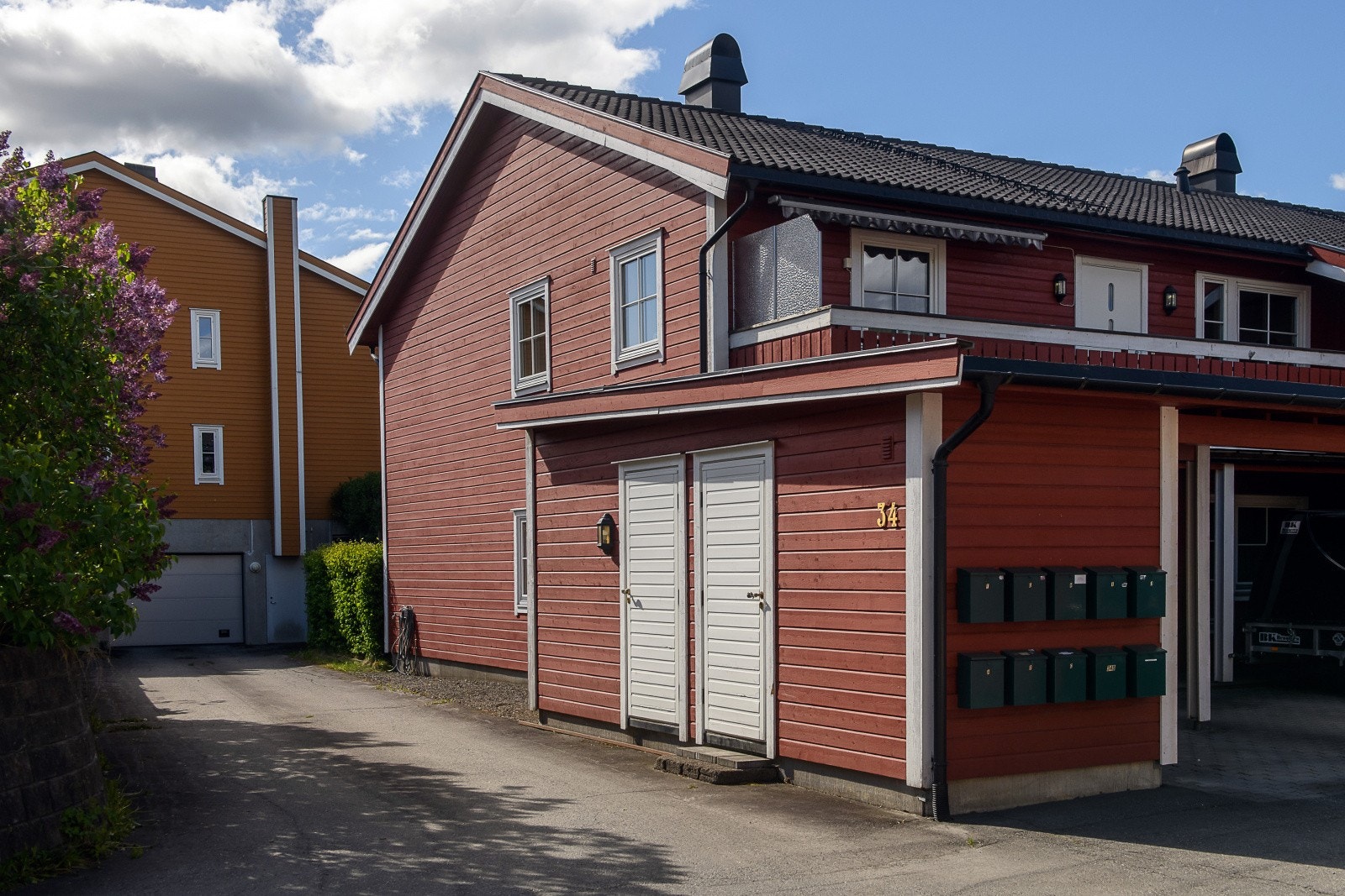 Til leiligheten hører en ekstern bod på 5 m² på bakkeplan. Galleribilde