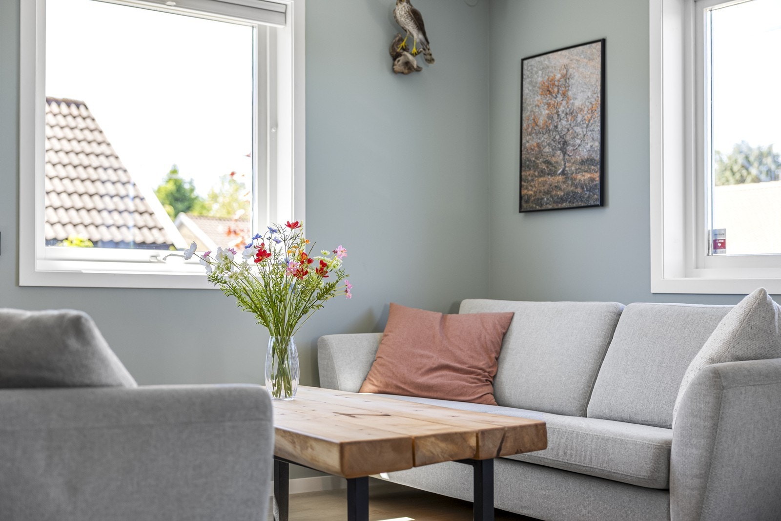 Stuen har plass til både sofagruppe og annet møblement. Galleribilde
