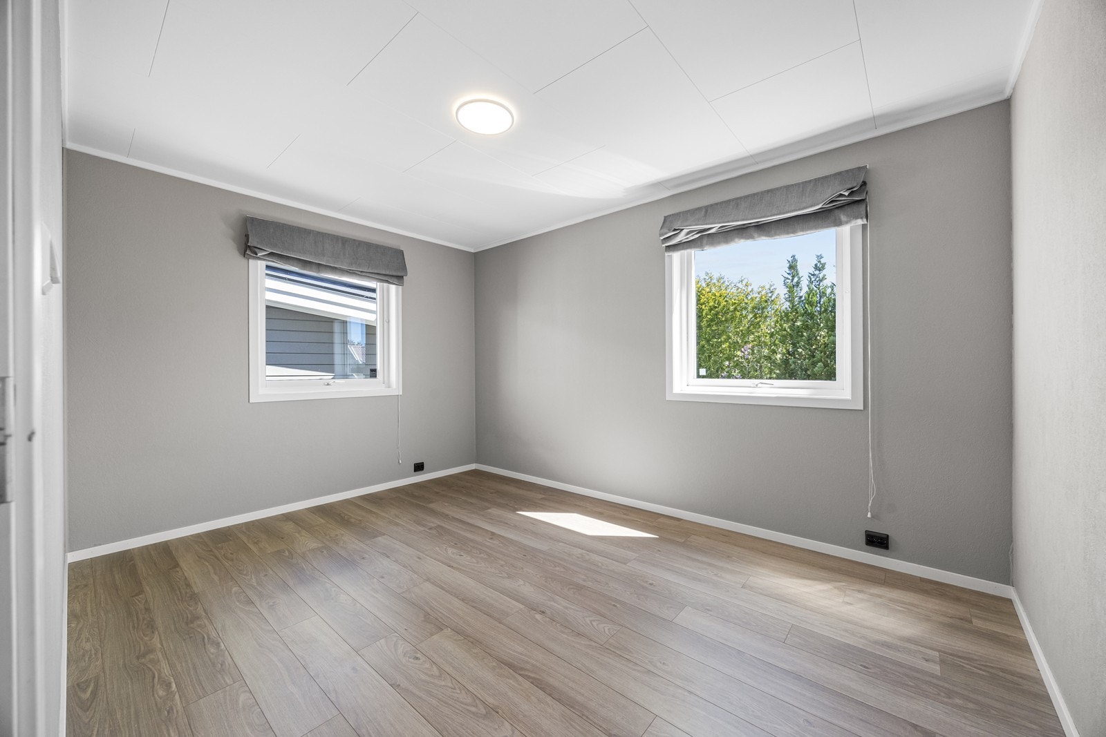 Soverom 2 er romslig og har god plass til dobbeltseng og garderobe. Galleribilde