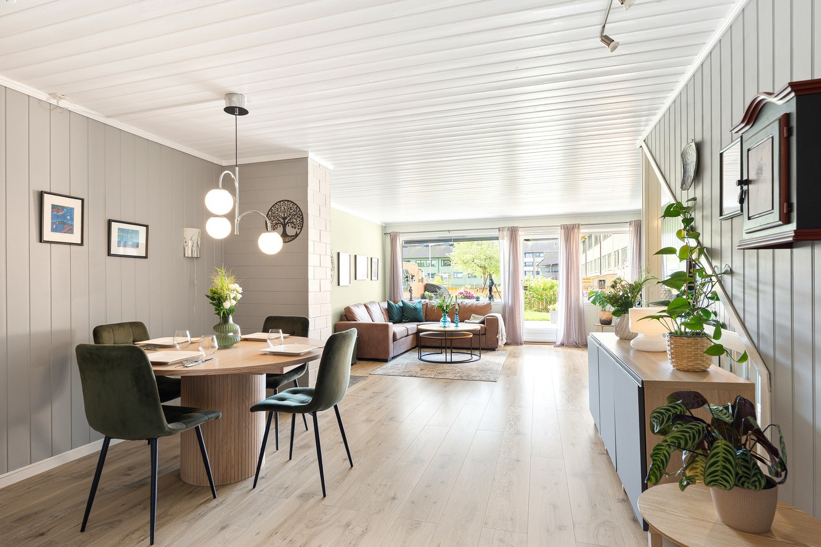 Gode møbleringsmuligheter som skaper ulike soner i rommet. Galleribilde