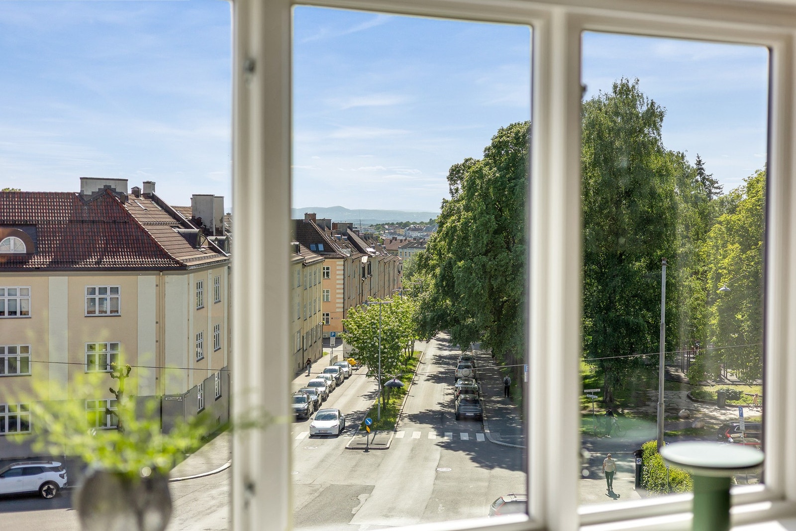Fra stuen er det hyggelig utsyn mot Torshovparken. Galleribilde