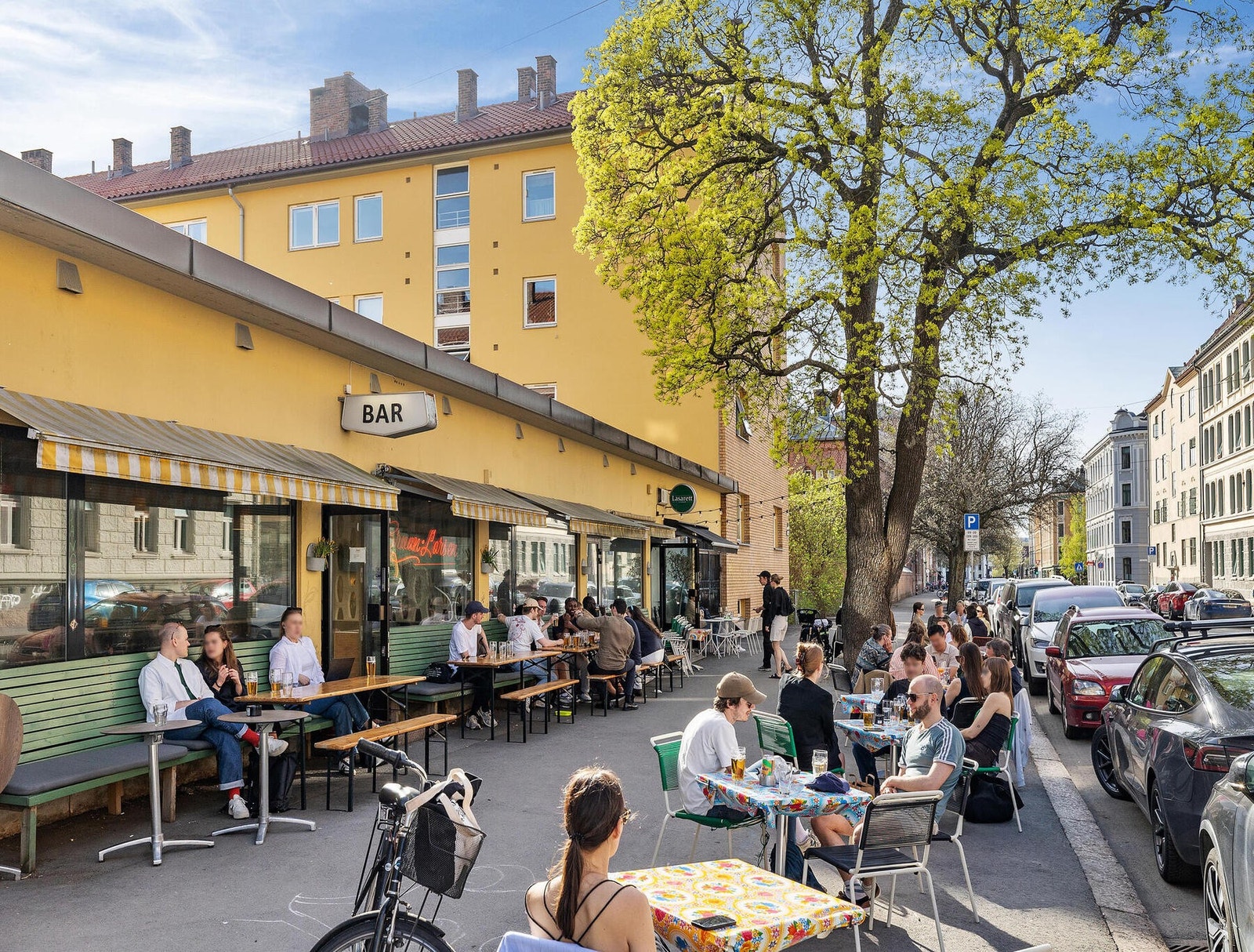 Bruun-Larsen er en av mange hyggelige serveringssteder i nærområdet. Galleribilde