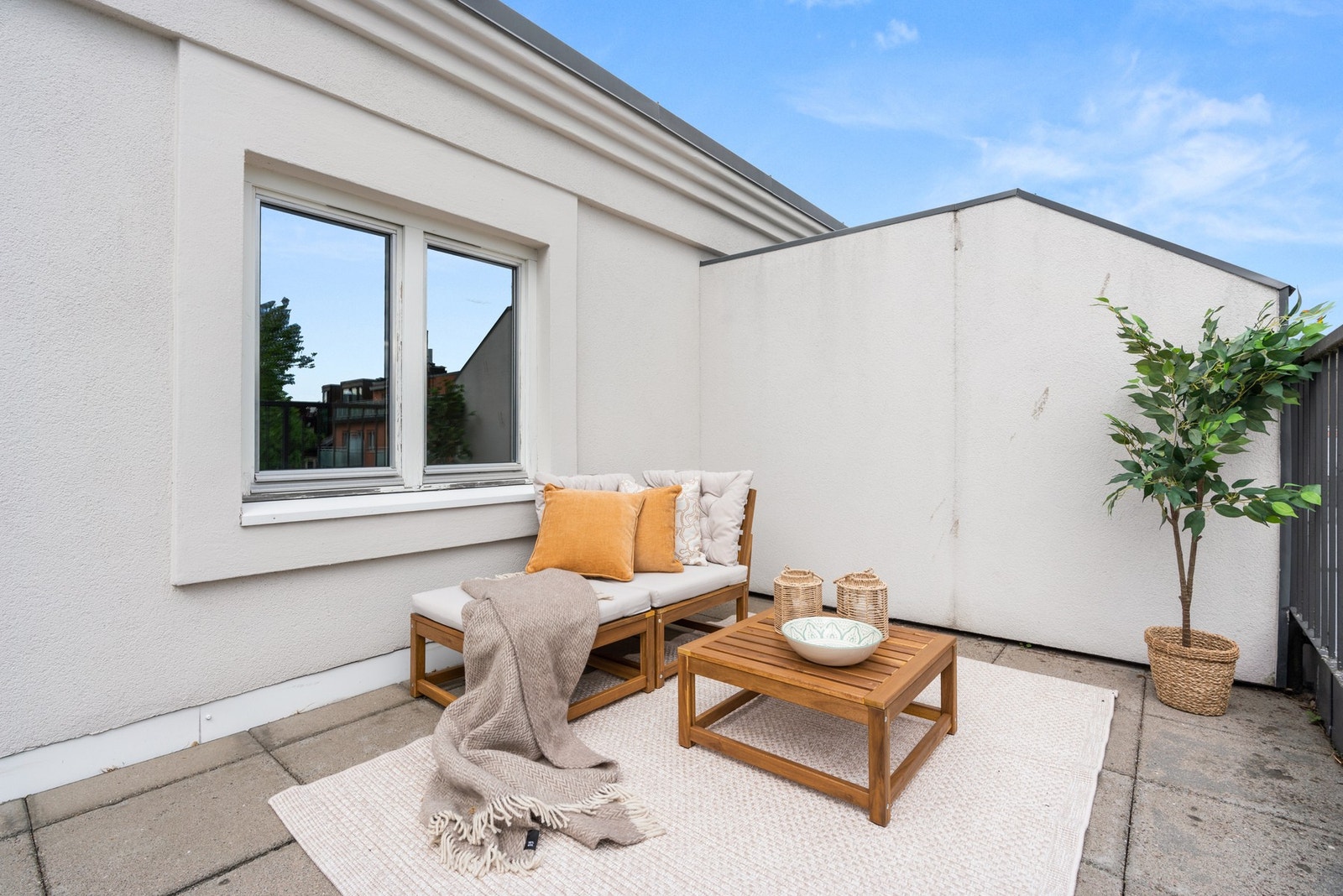 Stor og solrik syd-vest vendt terrasse på ca 20kvm Galleribilde
