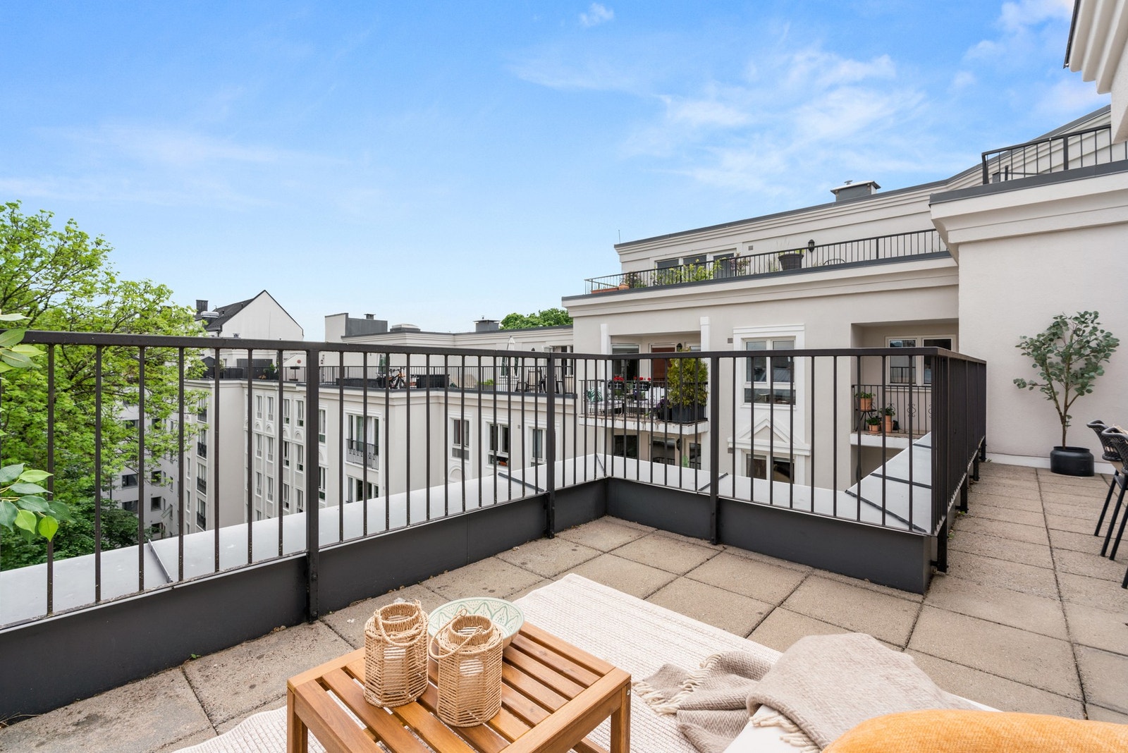 Stor og solrik syd-vest vendt terrasse på ca 20kvm Galleribilde