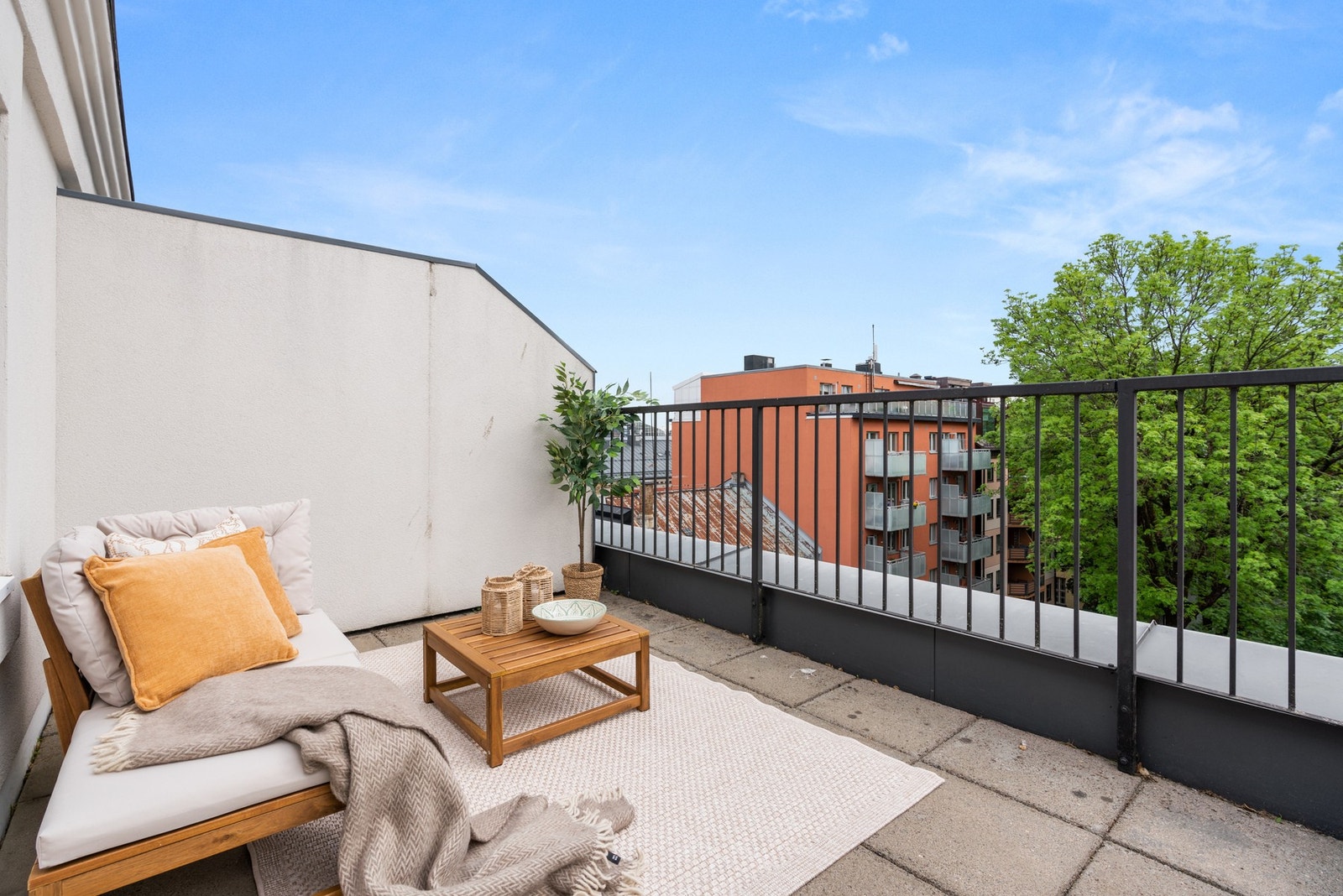 Stor og solrik syd-vest vendt terrasse på ca 20kvm Galleribilde