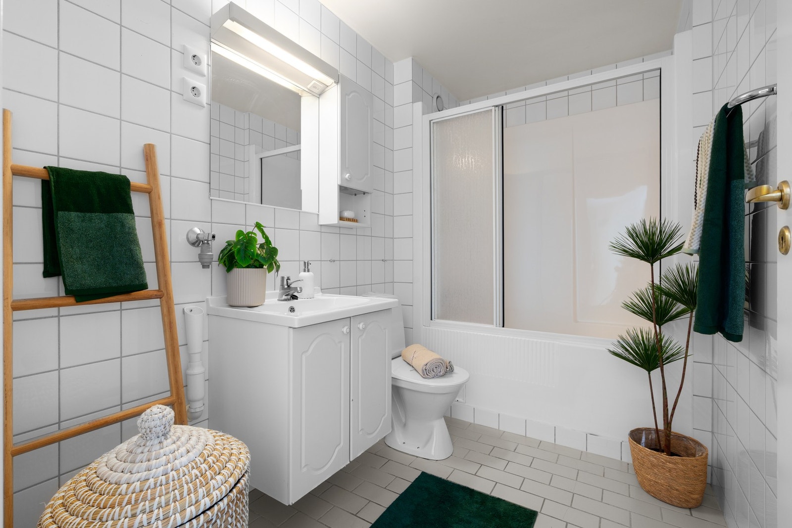 Bad/wc med opplegg for vaskemaskin Galleribilde