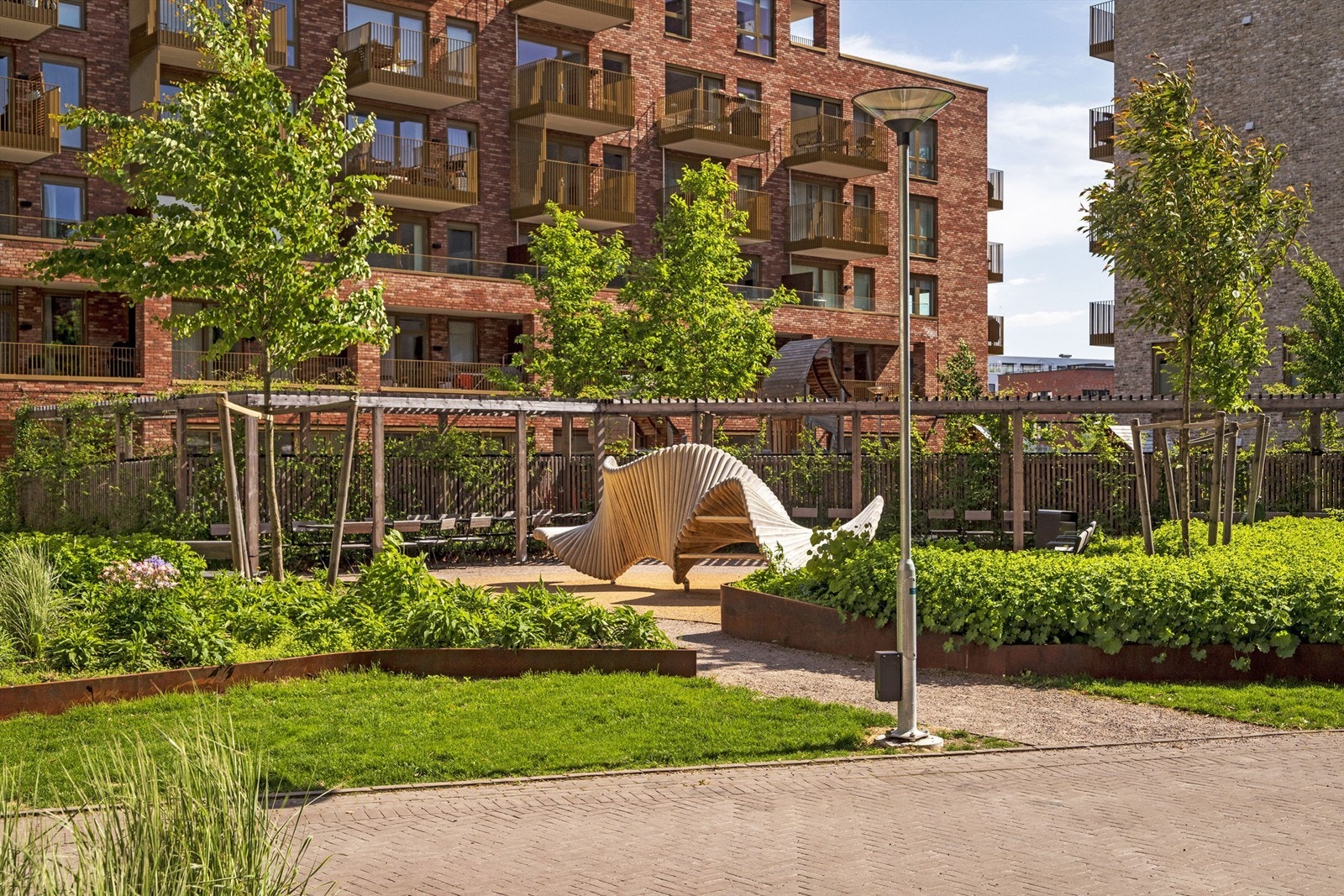 Bakgård Galleribilde