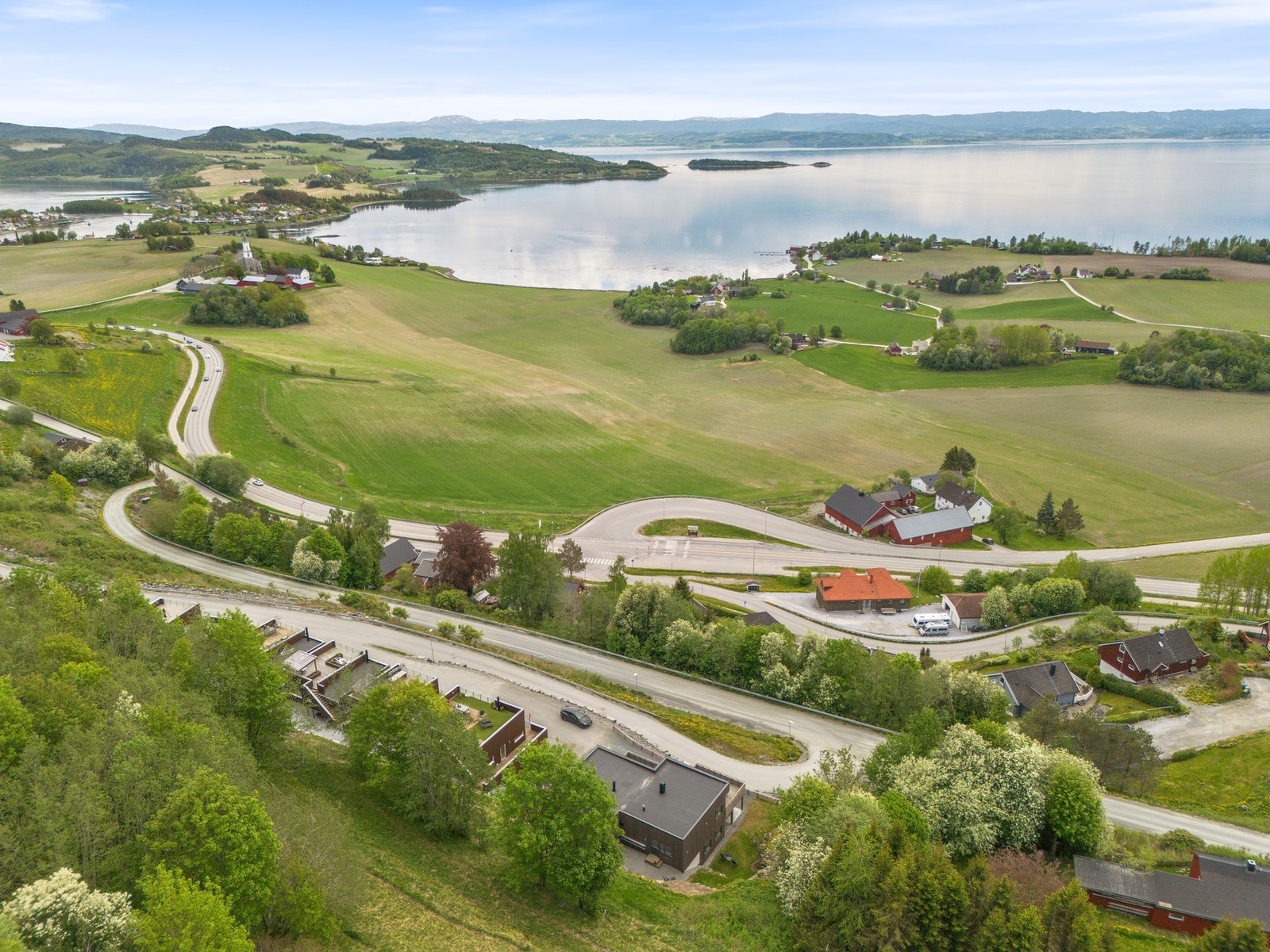 Området er rolig og familievennlig, med flere barnefamilier og lite trafikk. Galleribilde