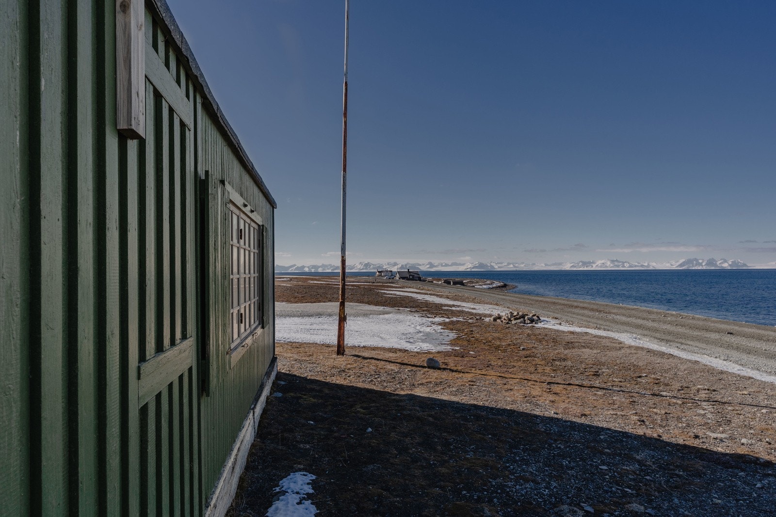 Vei 620 - 314 har en utrolig flott plassering på utsiktstomt ca. 3 km fra Longyearbyen sentrum Galleribilde