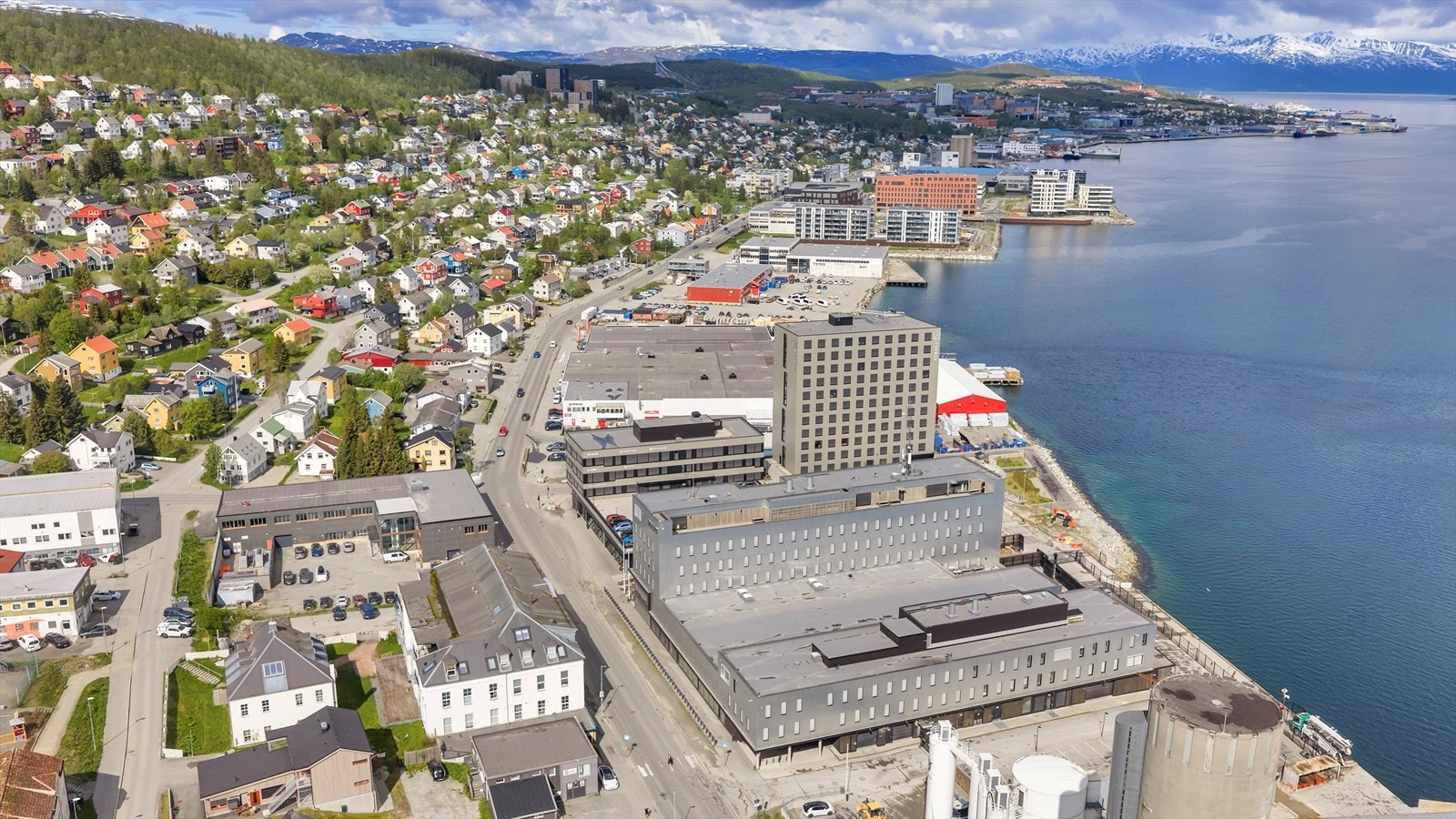 Her har du det aller meste innenfor gangavstand. Matbutikk, barnehage/skole, treningssenter og mye mer finner du like ved! Galleribilde