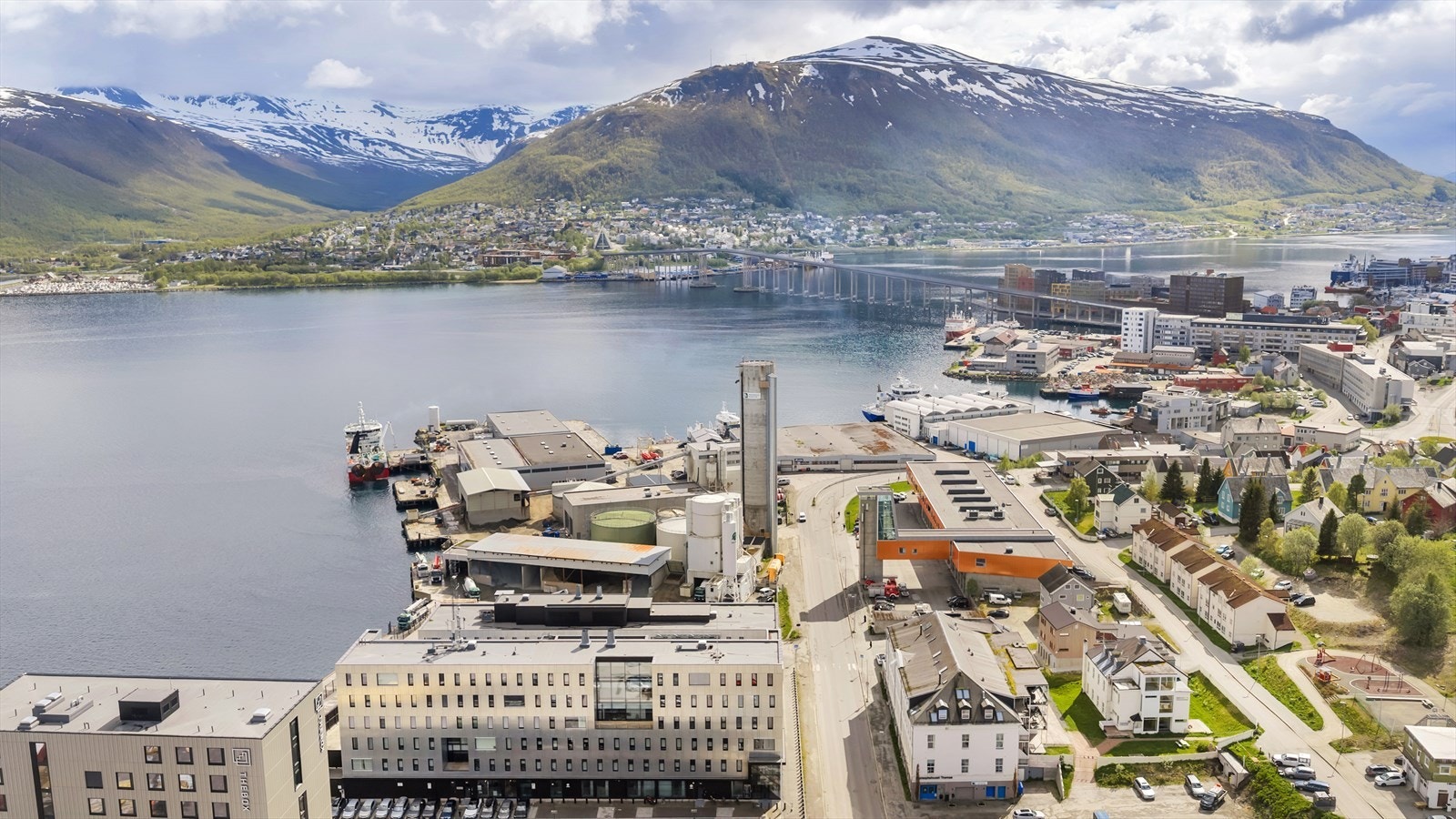 Den perfekte leilighet for deg som ønsker å kombinere det urbane liv med et stille og rolig hjem. Velkommen på visning! Galleribilde