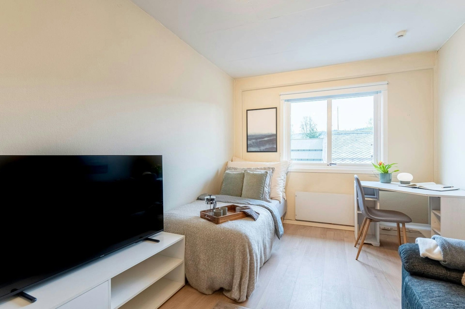 Det er god plass til 90cm-seng. Større seng er også mulig. Galleribilde