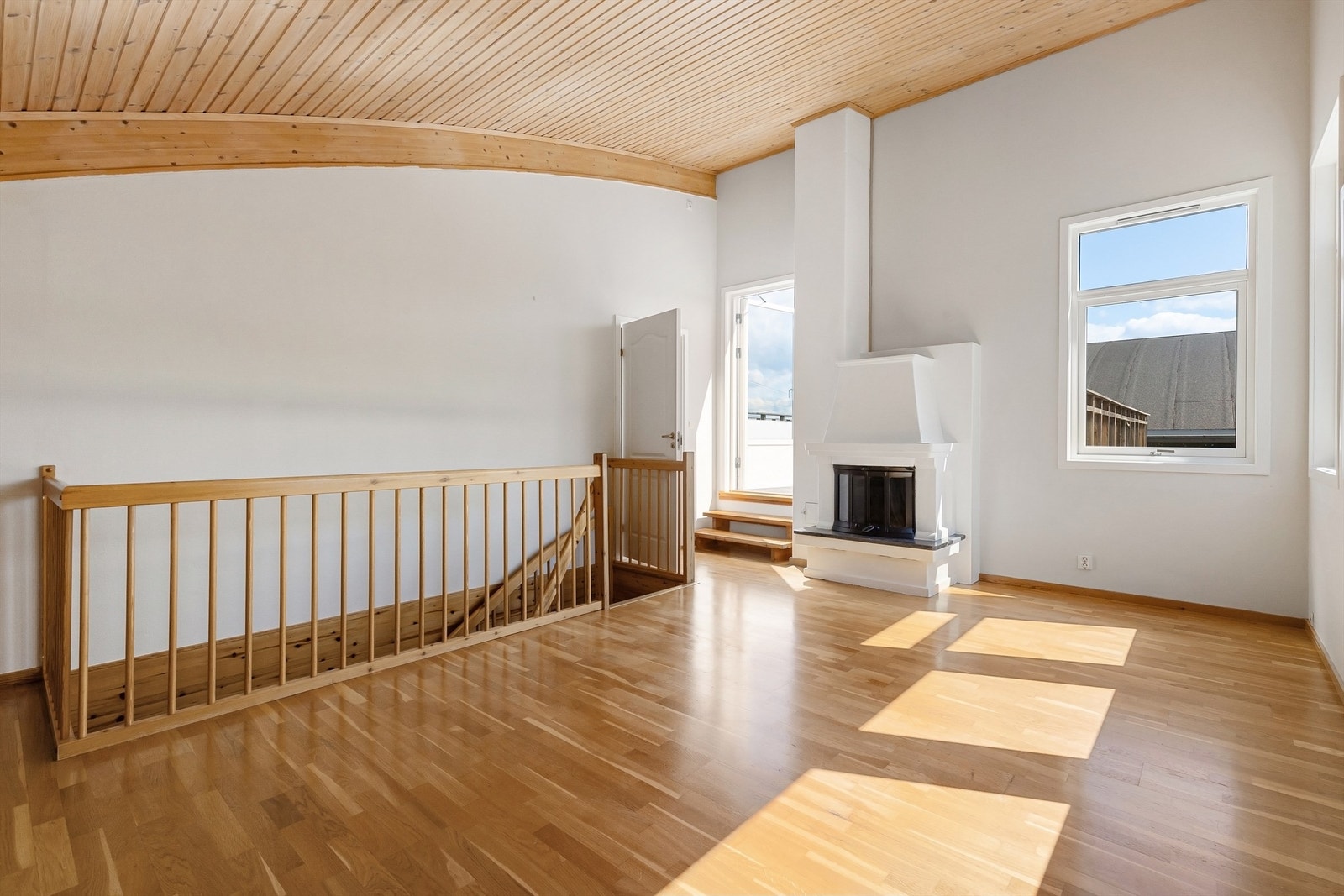 Peisen i stuen gir både varme og hygge Galleribilde