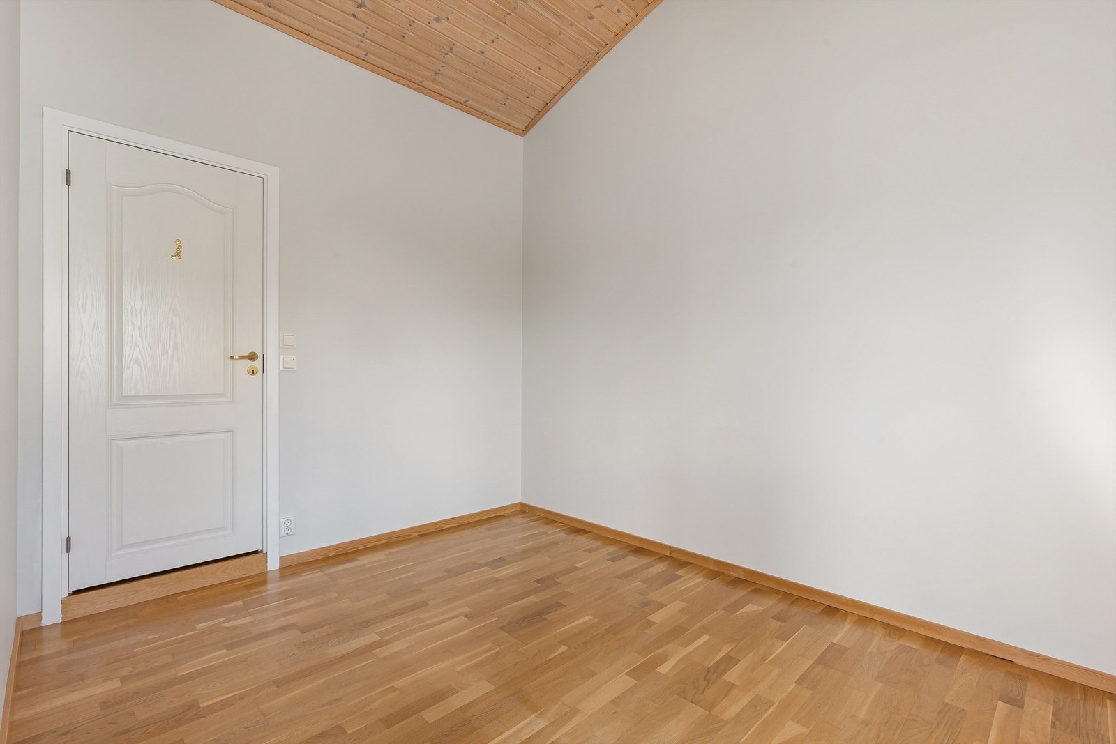 Soverommet har direkte adkomst til eget baderom Galleribilde