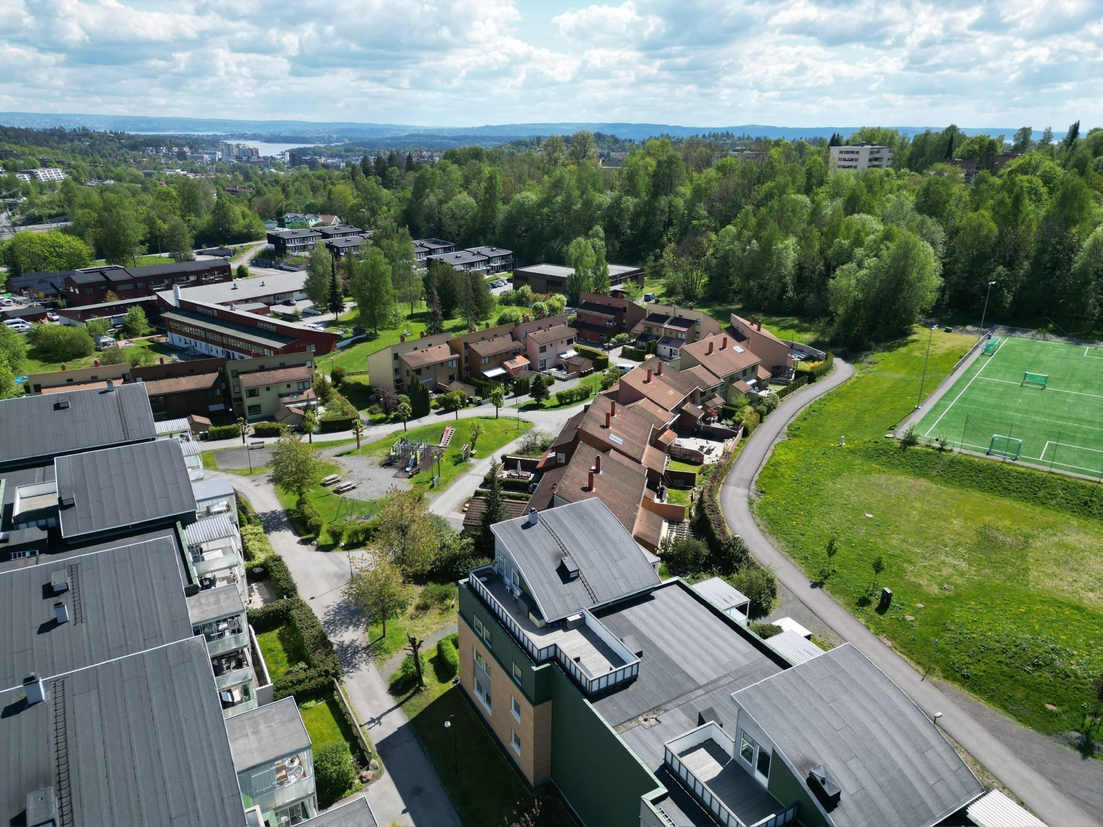 Rolig og barnevennlig boligområde på Emma Hjorth, like utenfor Sandvika Galleribilde