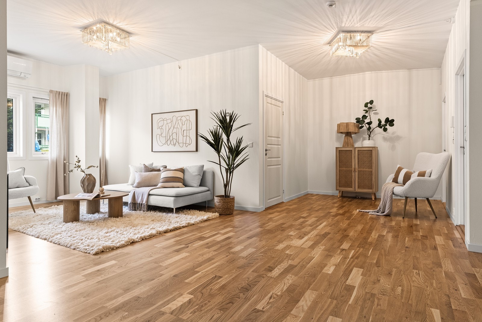 Velkommen til Sandesundsveien 14B - Presentert av EiendomsMegler1 ved Birgit Grandahl. Foto: Fotoetcetera. Galleribilde