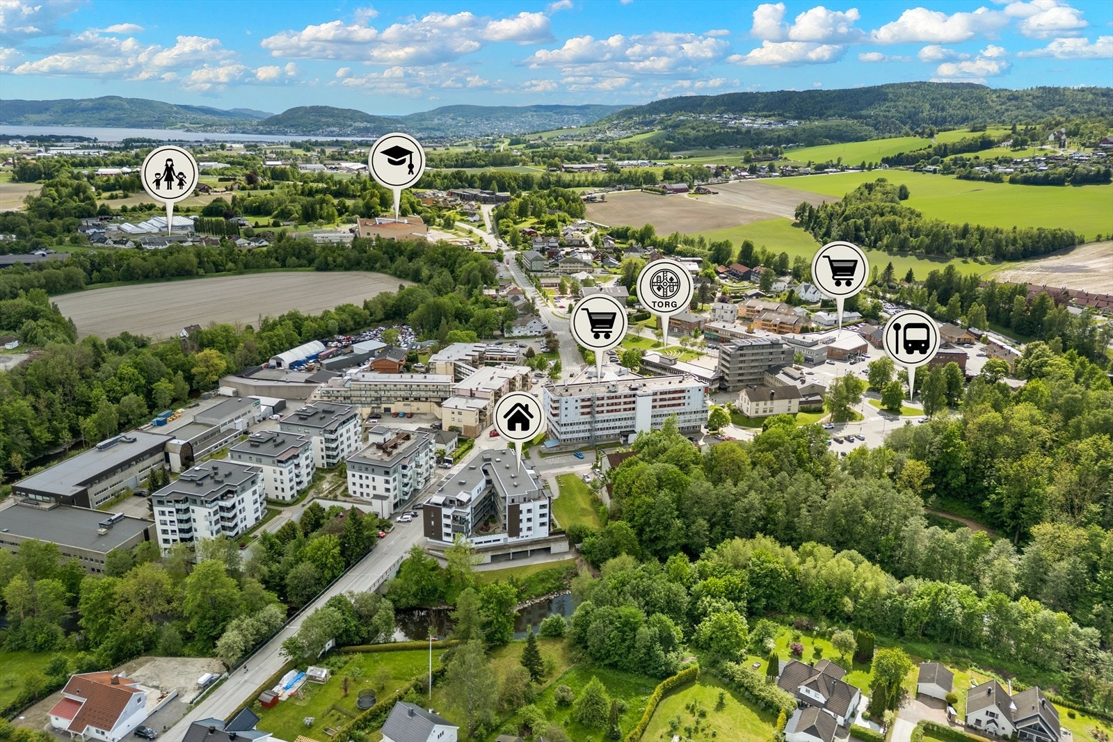 Dagligvarehandler som Rema 1000 og Kiwi ligger kun få minutters gange unna. Galleribilde