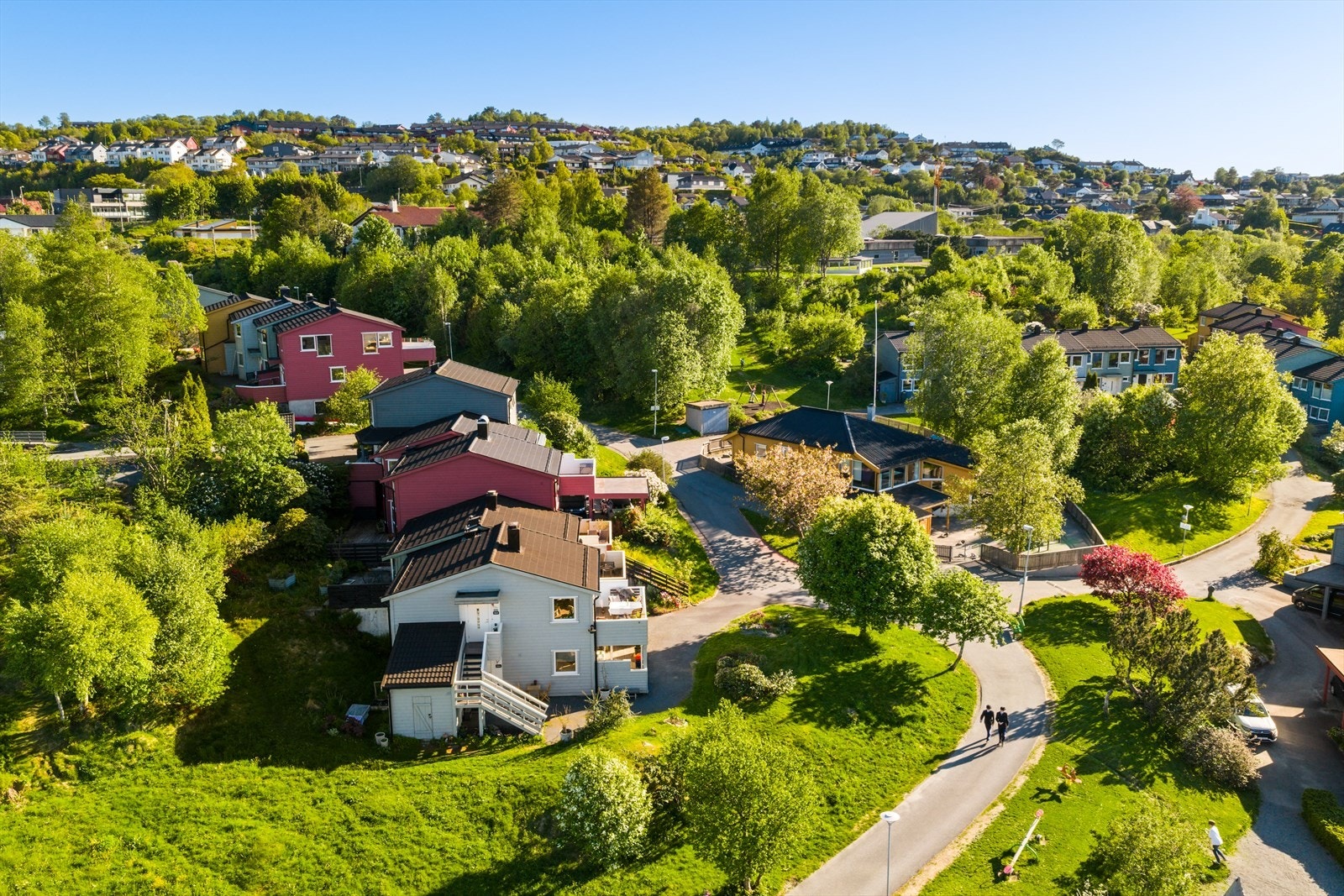 Det er også gangavstand til Laguneparken med de fleste servicetilbud, butikker, bussterminal og bybanestopp. Galleribilde