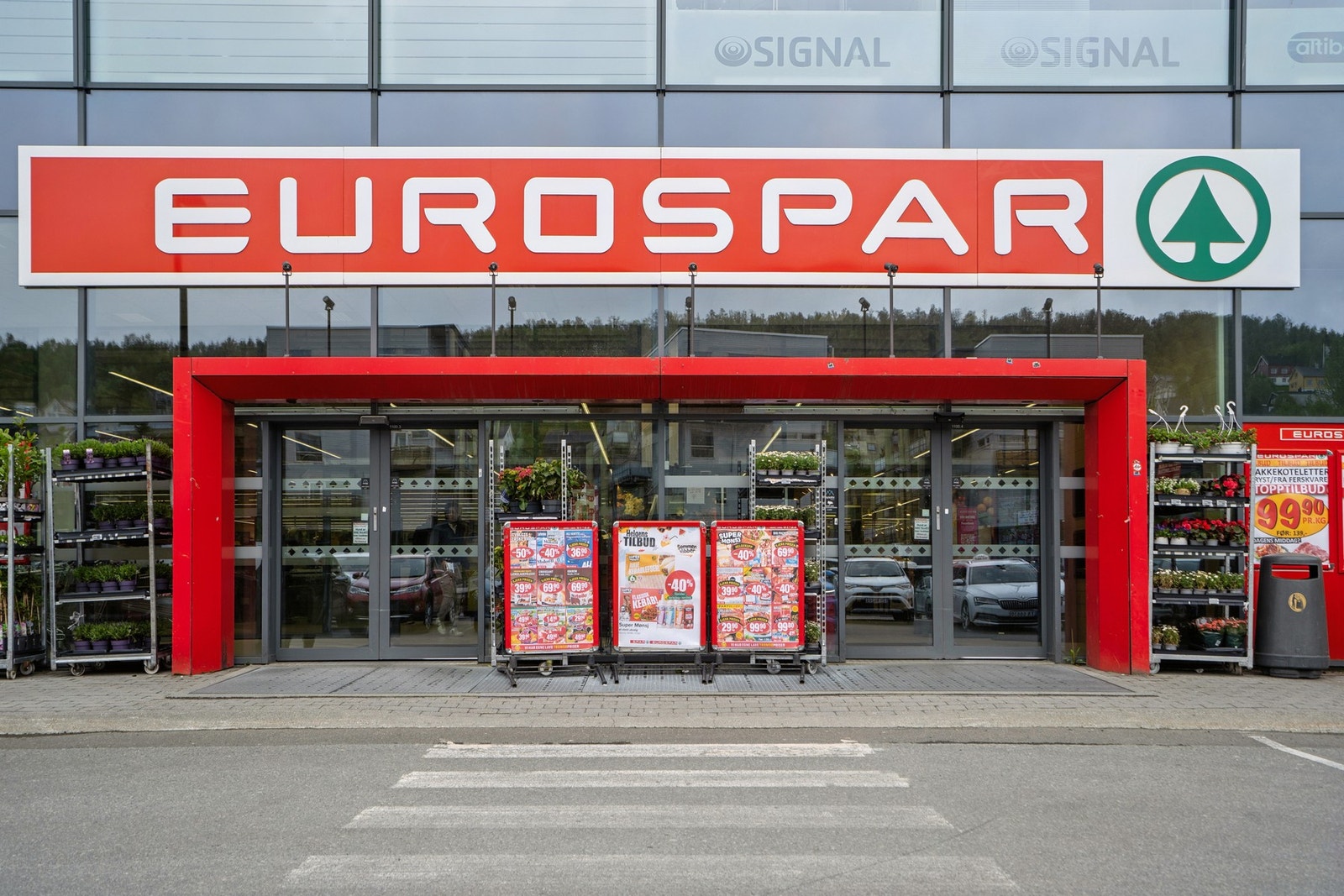 Bussholdeplassen Kræmer er like ved, og Eurospar ligger kun et par minutters gange unna. Galleribilde