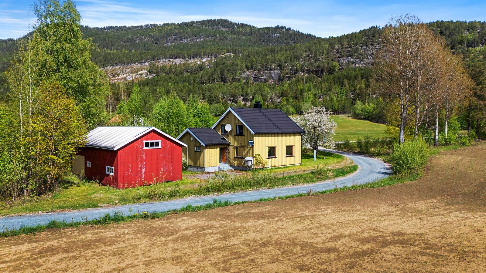 Romslig uteområde med gode muligheter for videre utvikling og tilpasning. Galleribilde