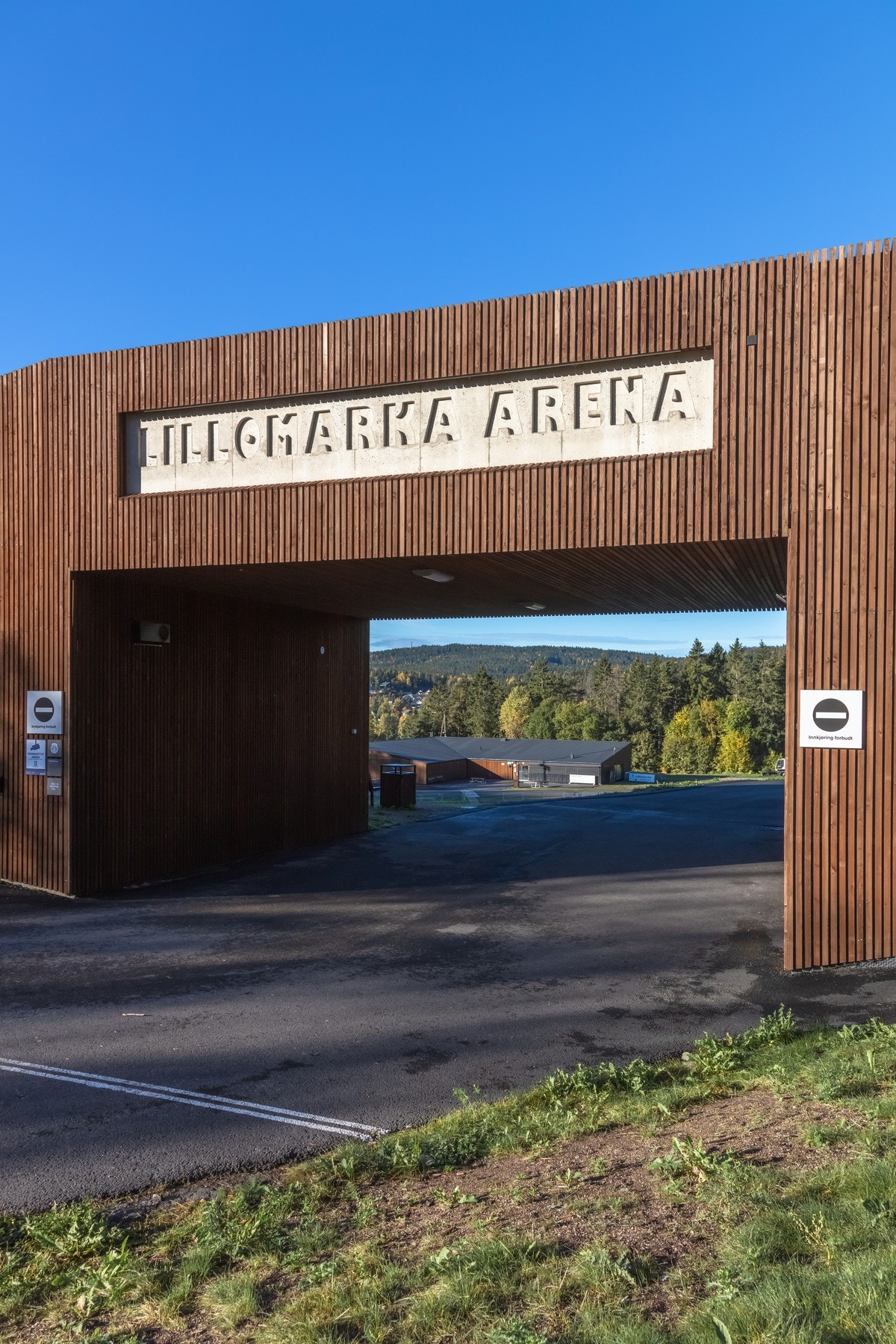 Lillomarka Arena| Enten du vil ta en rolig søndagstur, teste formen i motbakkene, eller bare nyte naturen i et velholdt og innbydende område, er Lillomarka Arena et sted som inspirerer til aktivitet og gode opplevelser. Galleribilde