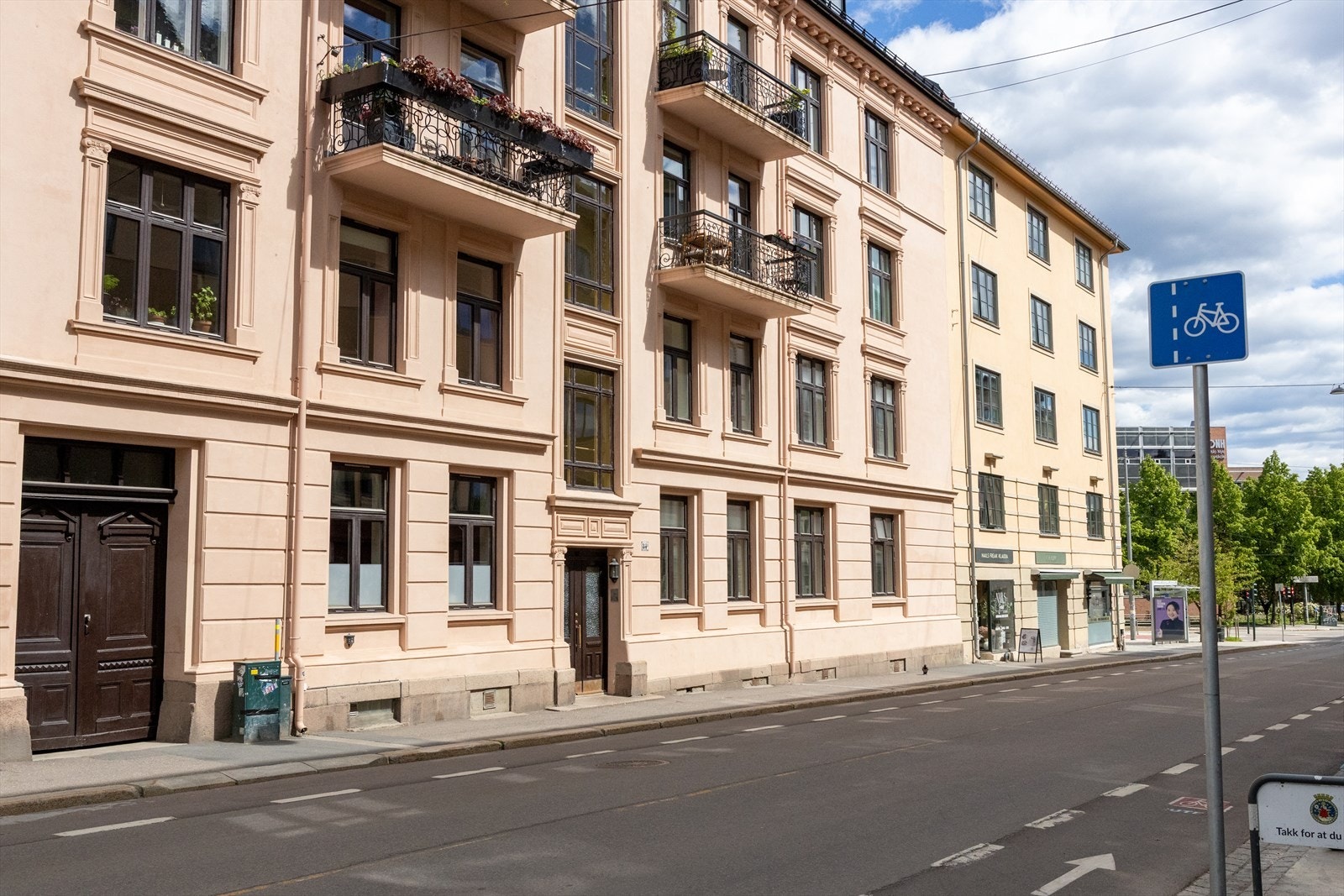 Fasade - klassisk bygård Galleribilde
