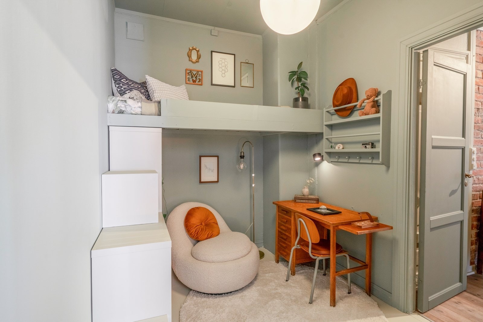 Sovealkove, kontor, walk-in closet - her er det mange muligheter. Galleribilde