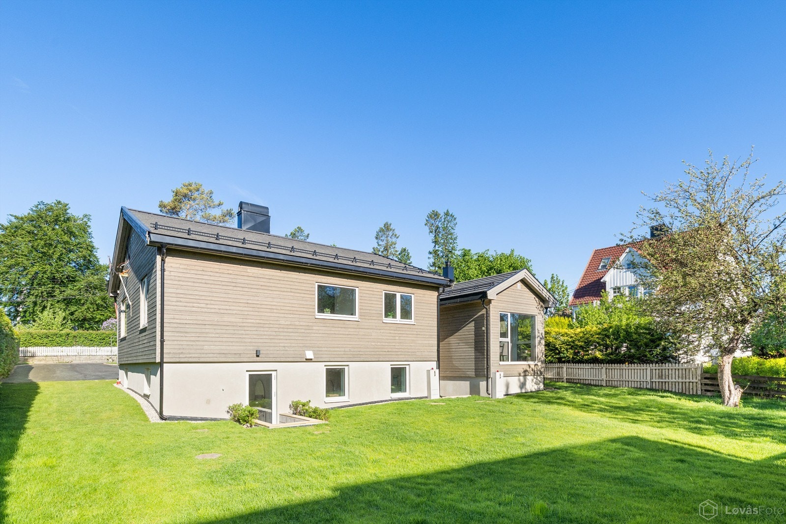 Velkommen til Oberst Rodes vei 80D - Nyoppusset og meget pen vertikaldelt bolig | 2 bad | Solrikt | Stor hage Galleribilde