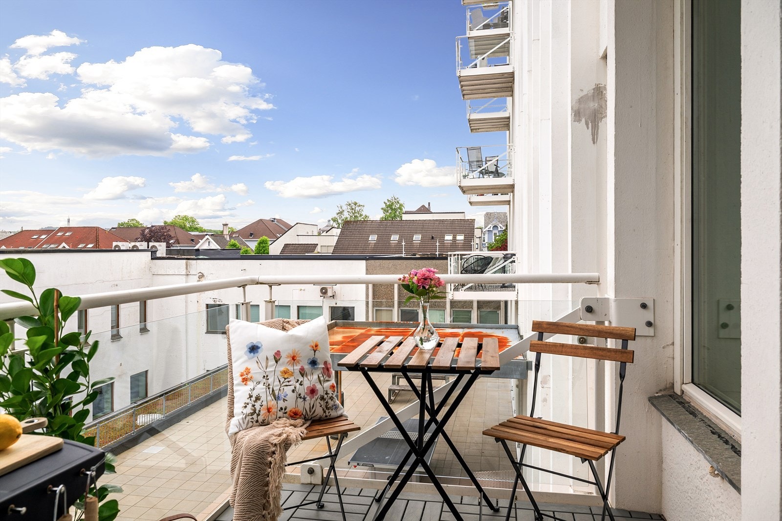 Her kan du sitte og nyte morgenkaffen. Galleribilde
