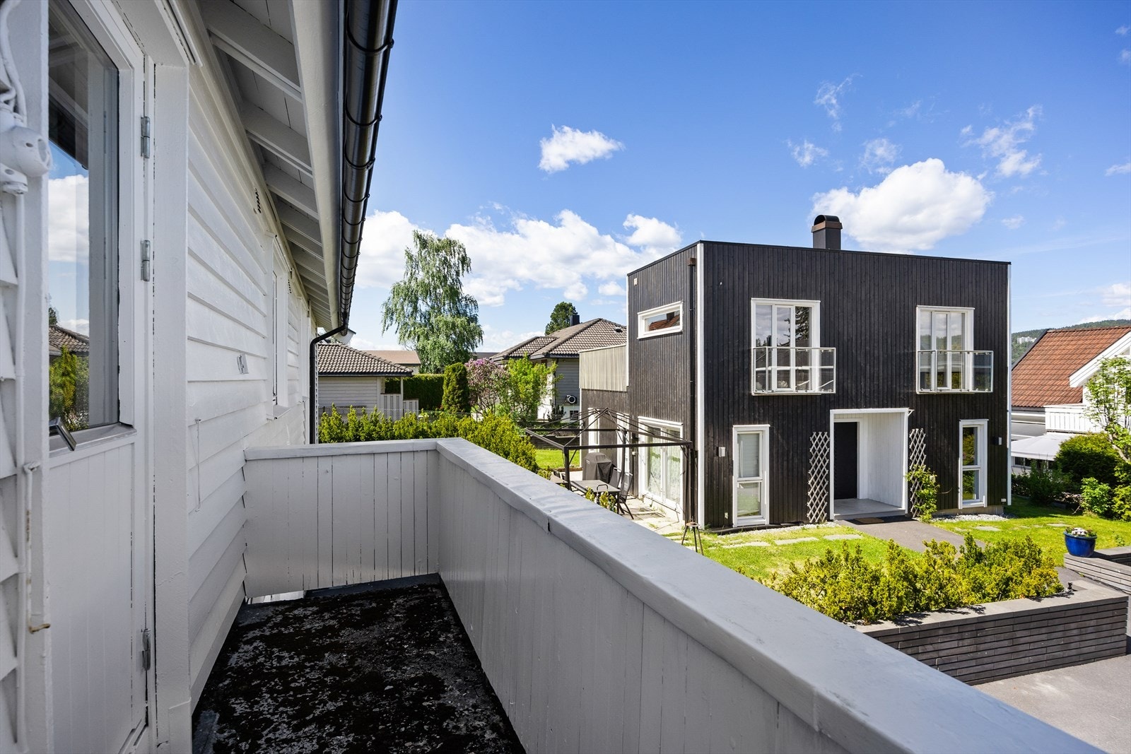 Fra vaskerommet er det utgang til en balkong på ca. 4 m². Galleribilde