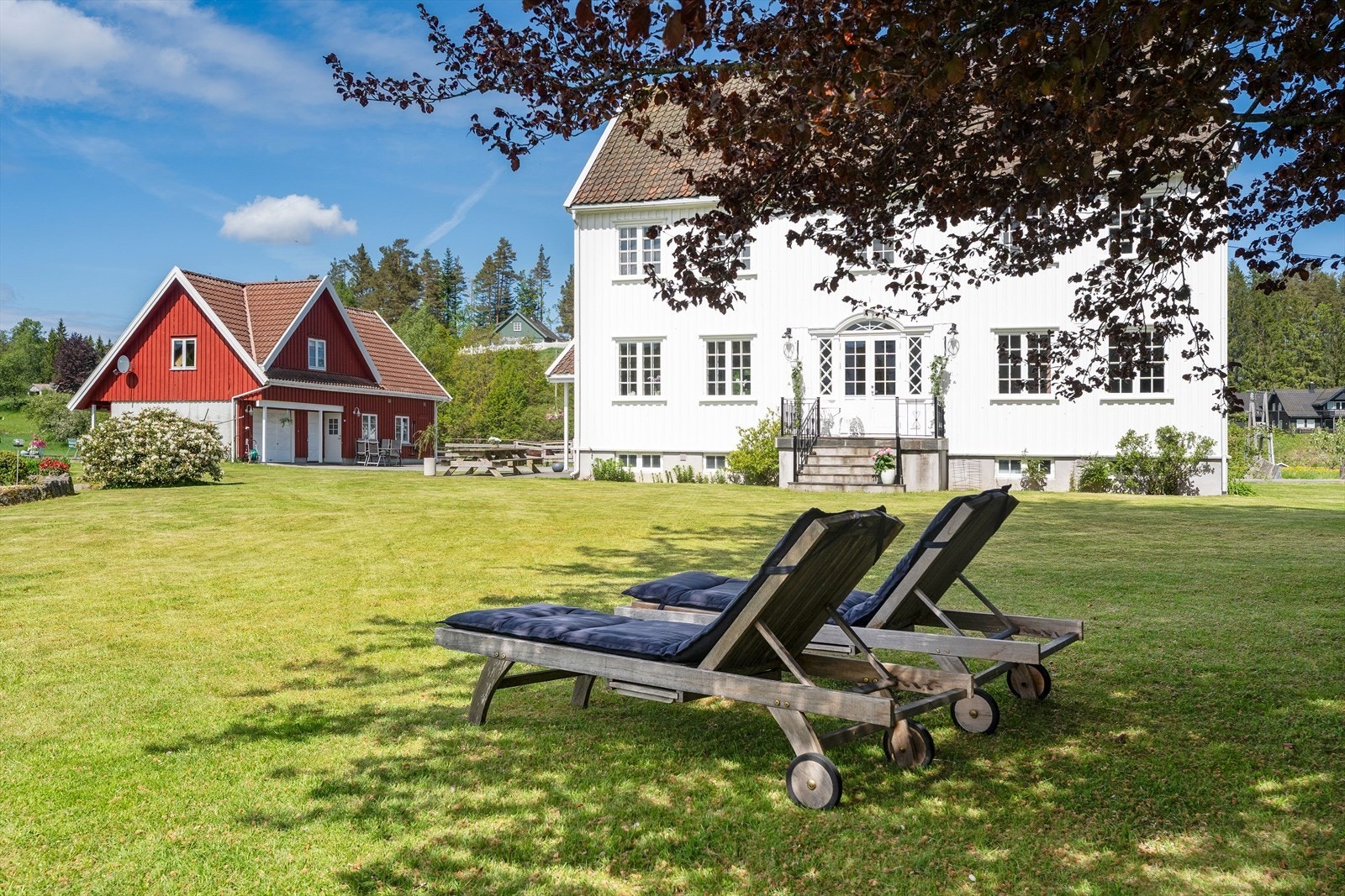 Vi har gleden av å presenter en herskapelig eiendom med særpreg - Velkommen til Daleveien 1244! Galleribilde