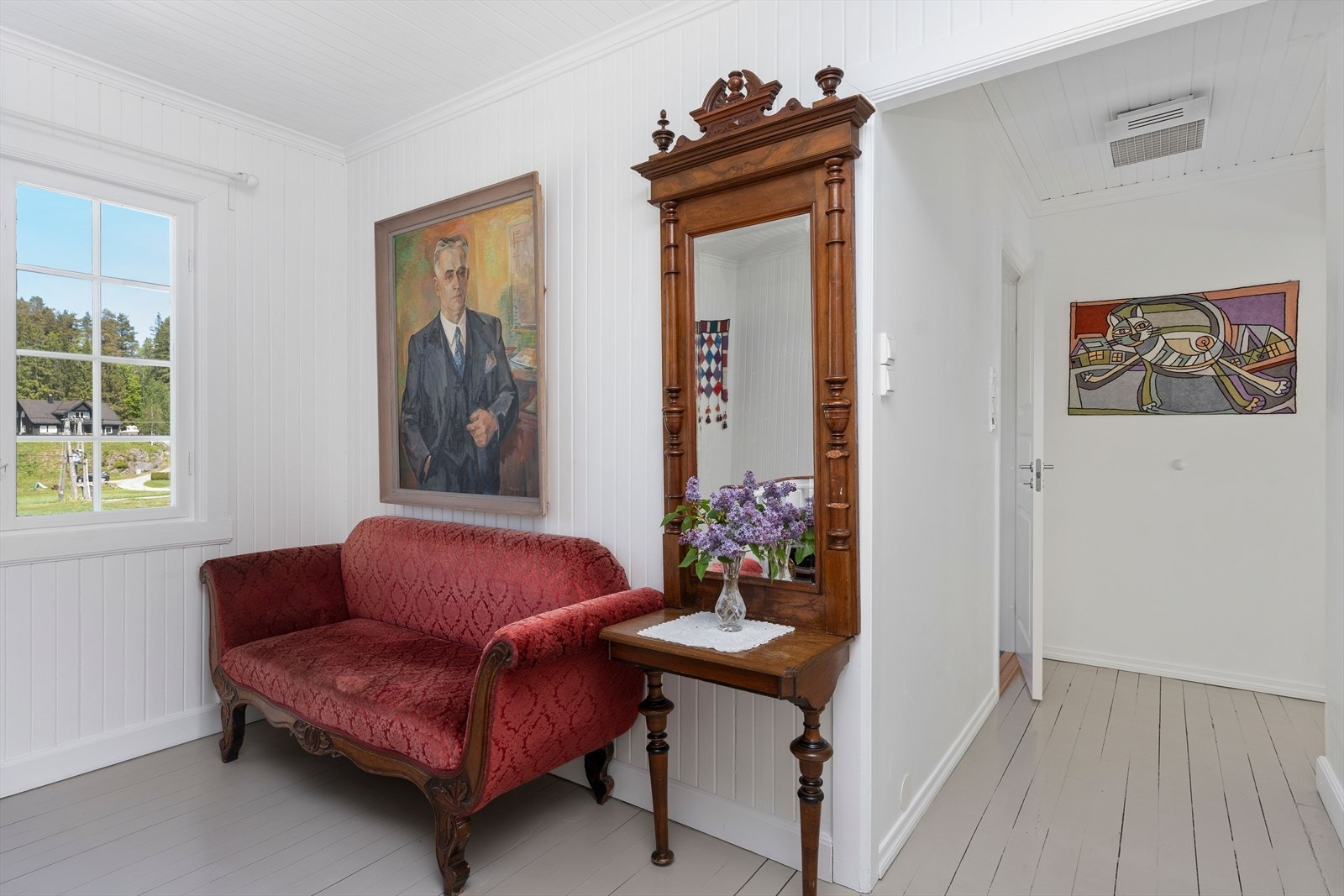 Etasjen inneholder bla 4 soverom, bad og vaskerom/bad Galleribilde