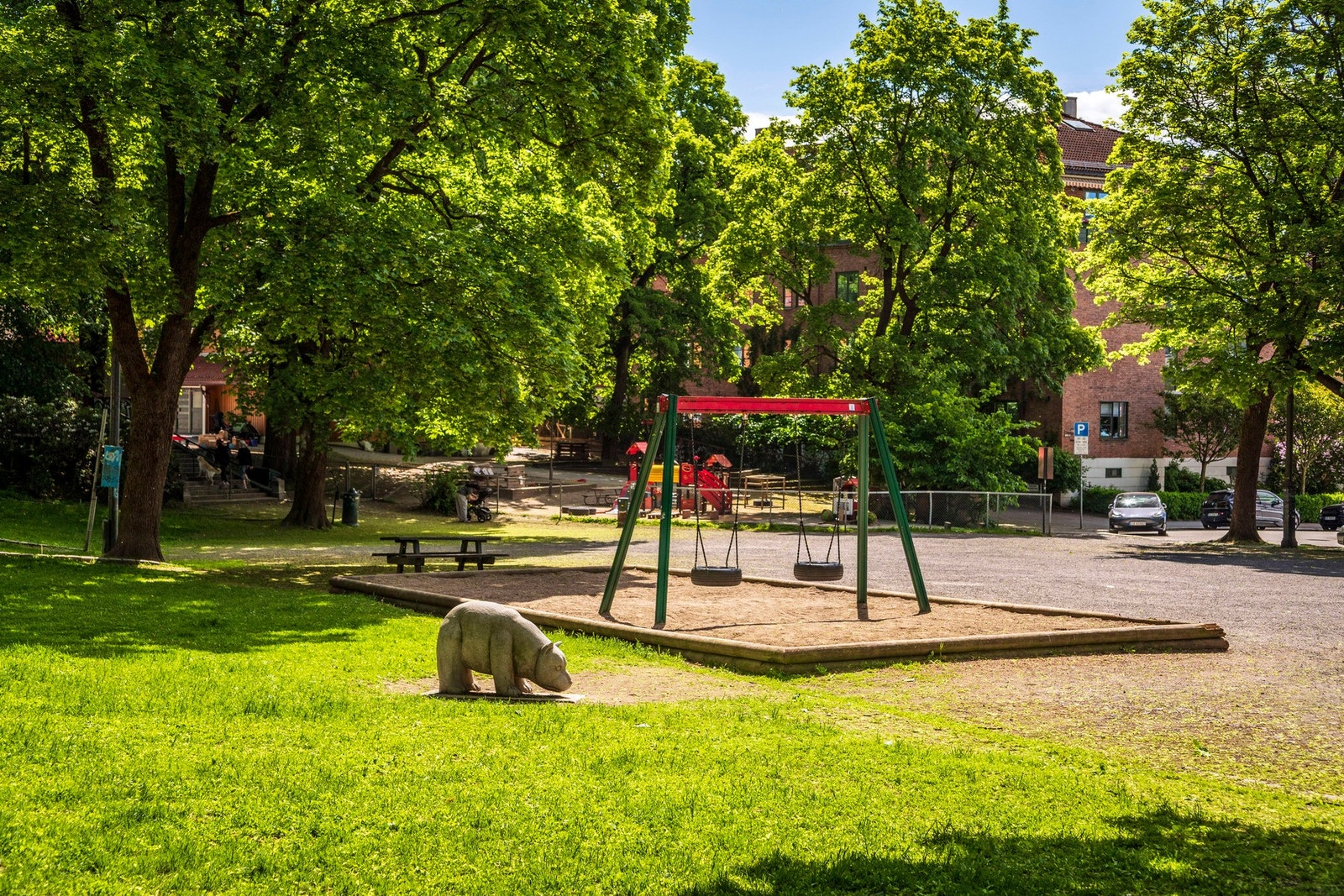Ettertraktet beliggenhet med umiddelbar nærhet til Frognerparken, Frogner stadion, Vestkanttorvet og et bredt utvalg av hyggelige caféer og restauranter. Galleribilde