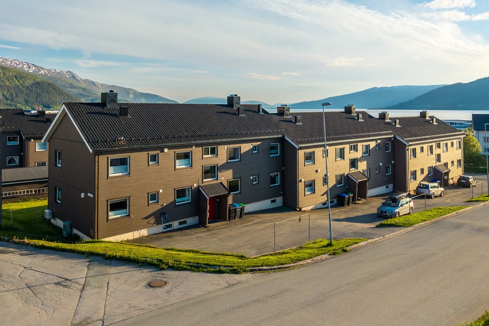 Leiligheten er en del av Toranes borettslag, et veletablert og rolig boligområde. Galleribilde