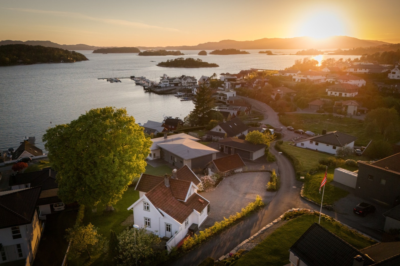 Meget sentral beliggenhet på Hjellestad Galleribilde