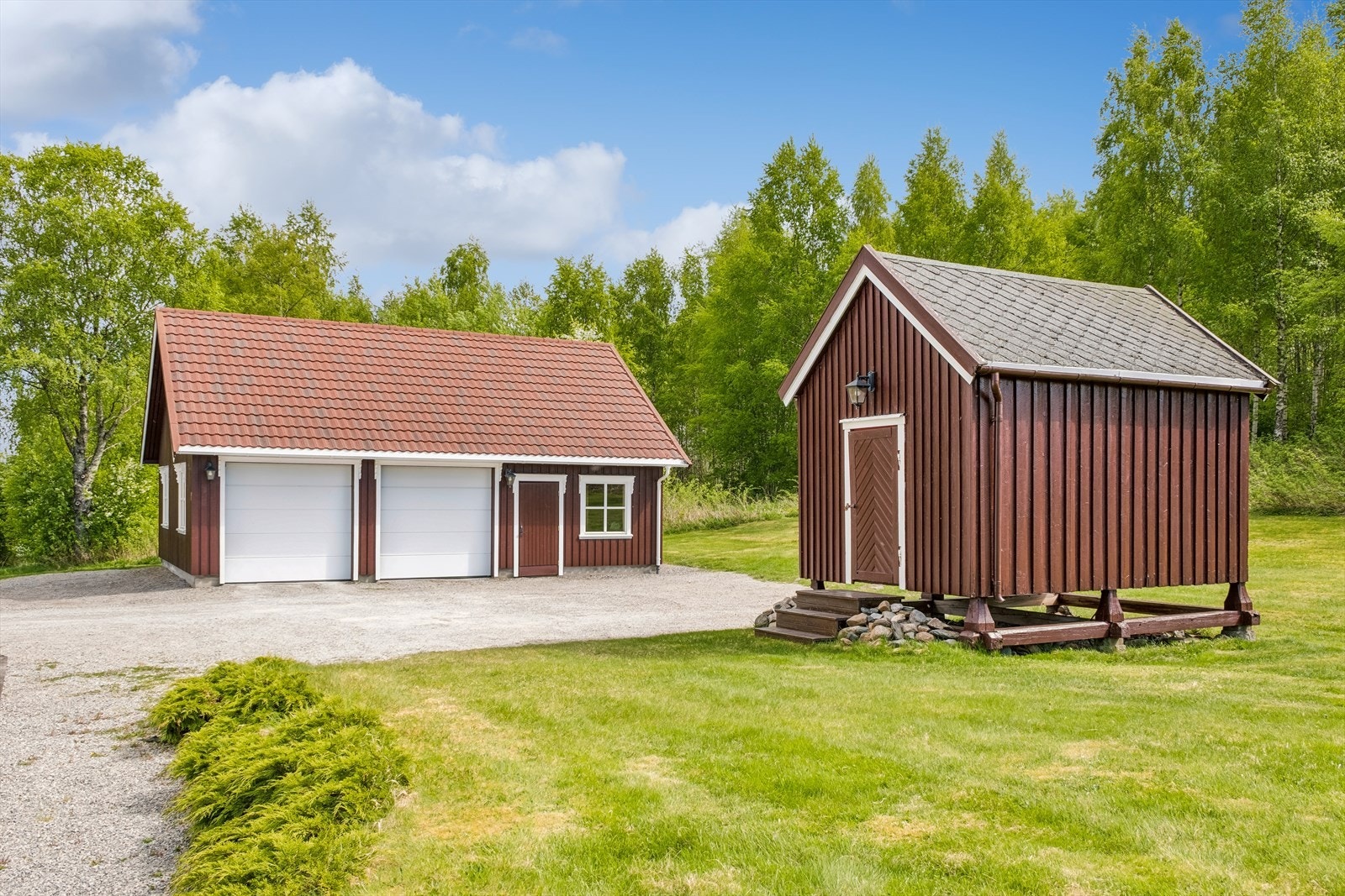 Garasje og badstue. Galleribilde