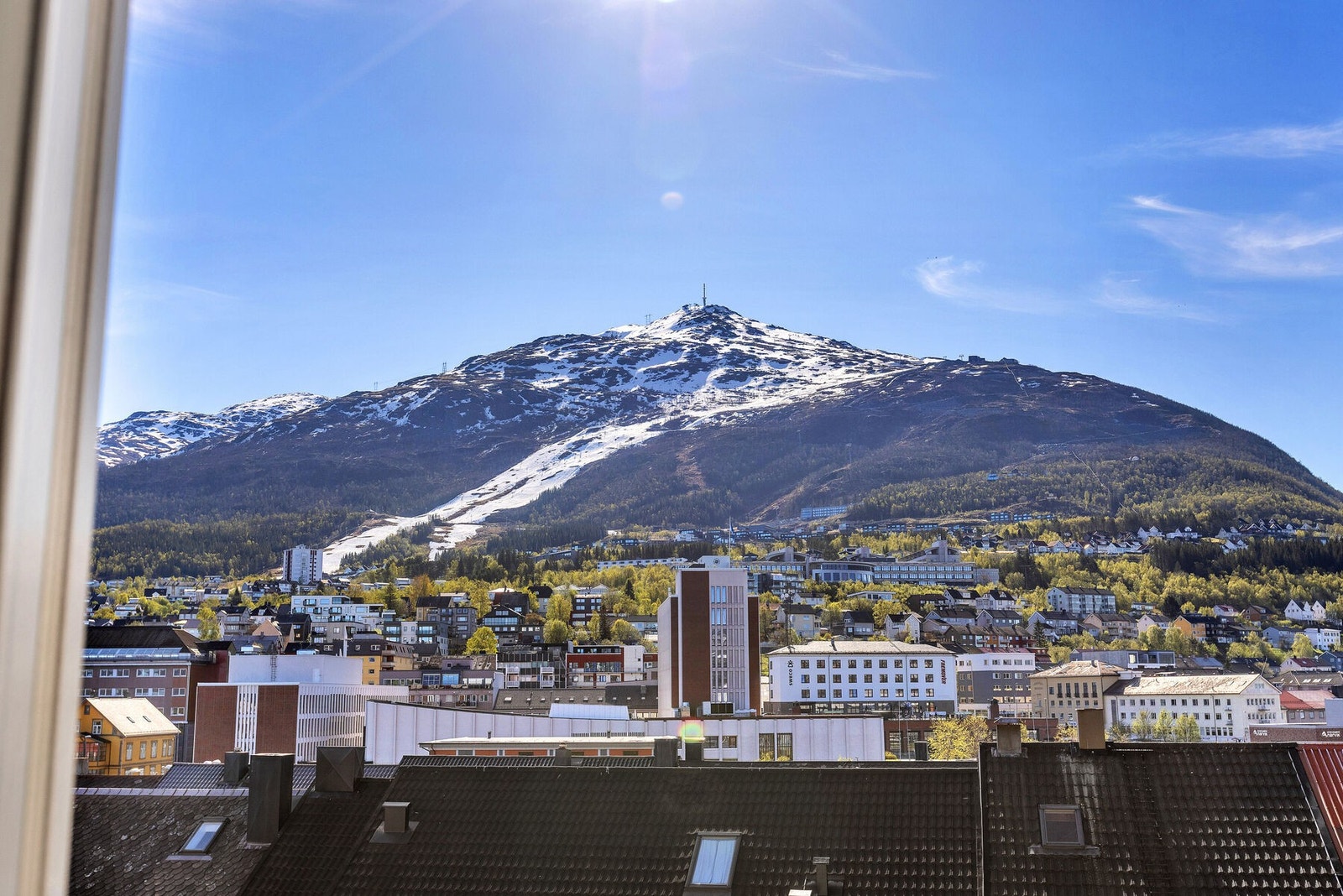 Utsikt mot Fagernesfjellet. Galleribilde