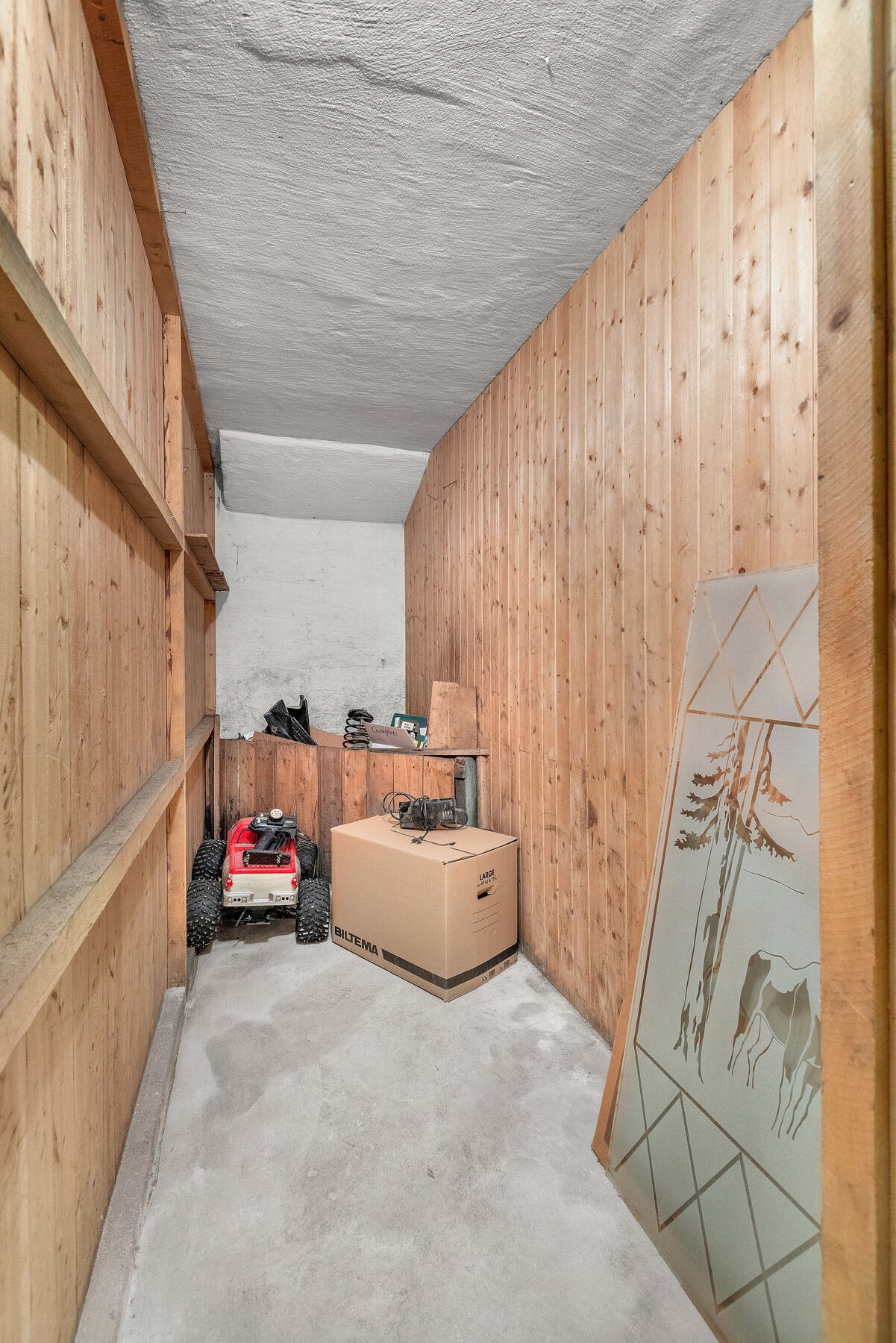 Godt med lagringsplass fordelt på totalt 15 m² eksternt bruksareal. Galleribilde