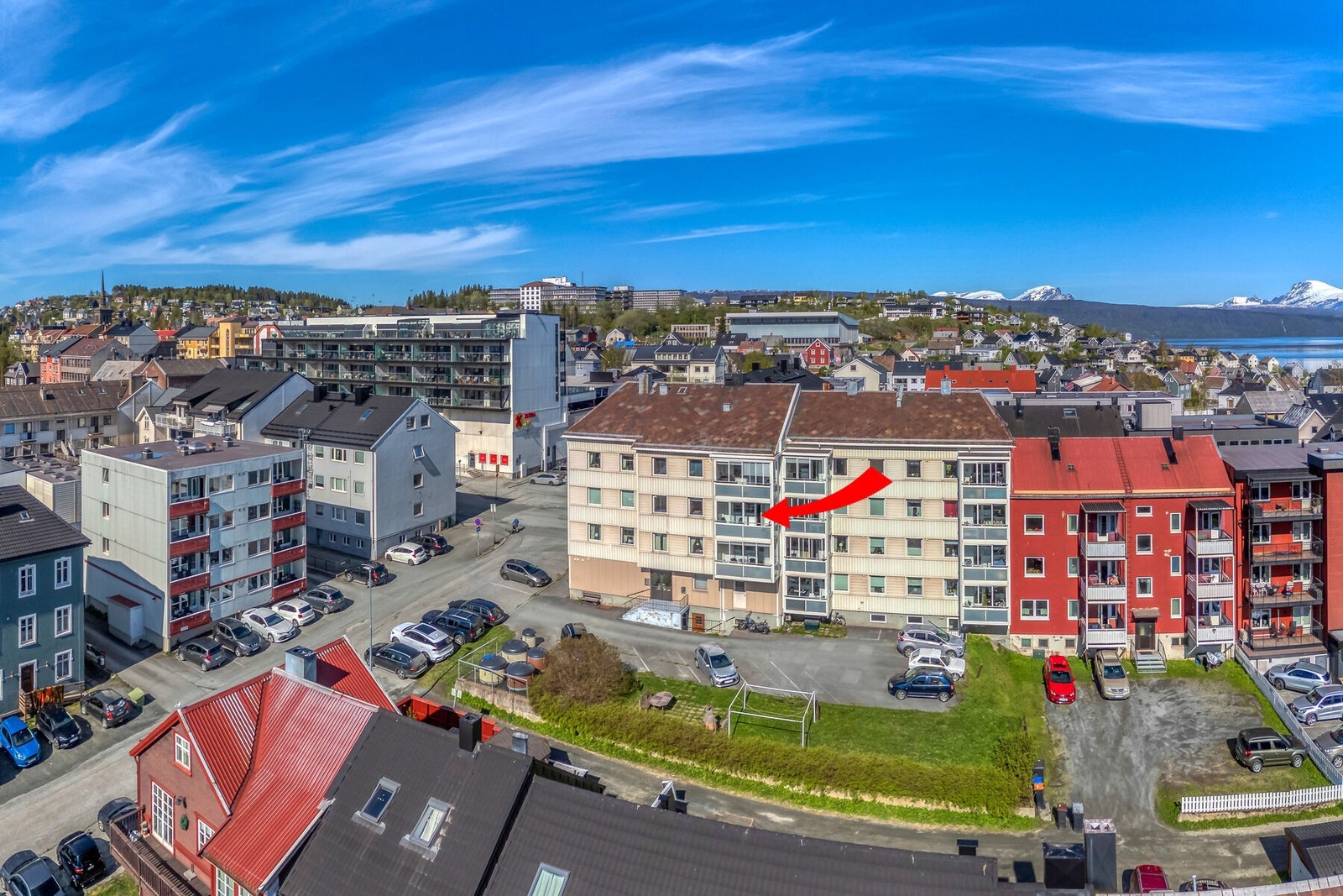 Eiendommen sett fra en annen vinkel. Galleribilde