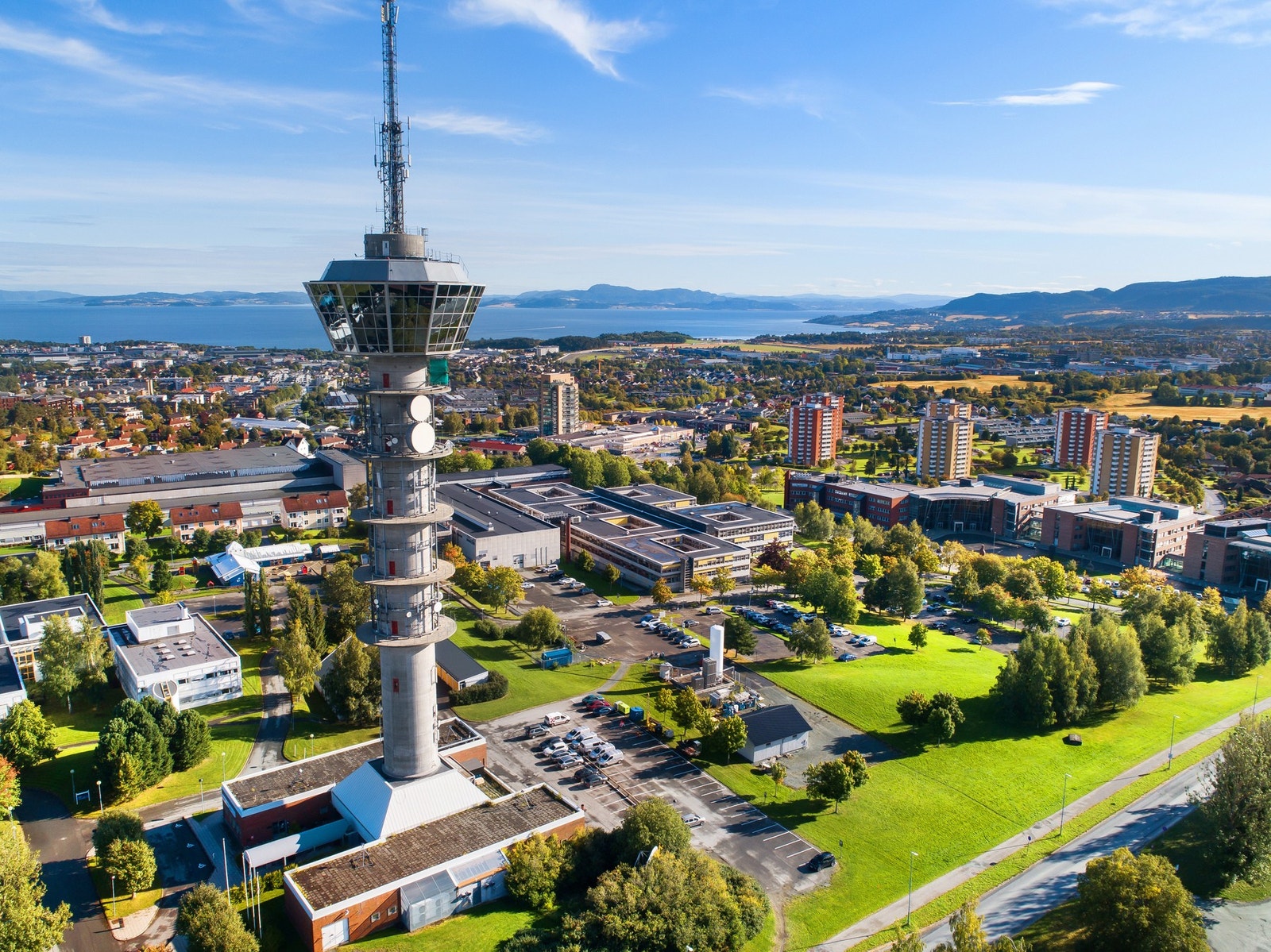 Tyholttårnet ligger også i nærområdet til leiligheten. Galleribilde