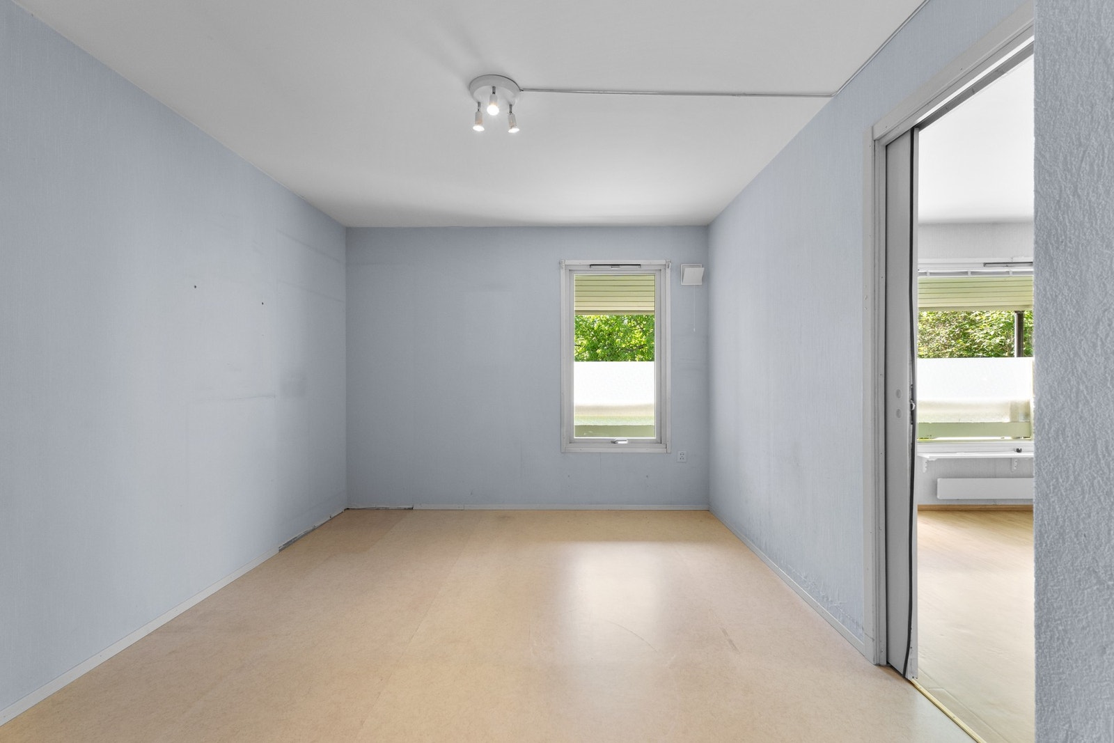 Hovedsoverommet har stor plass til hva man måtte ønske av innredning. Galleribilde
