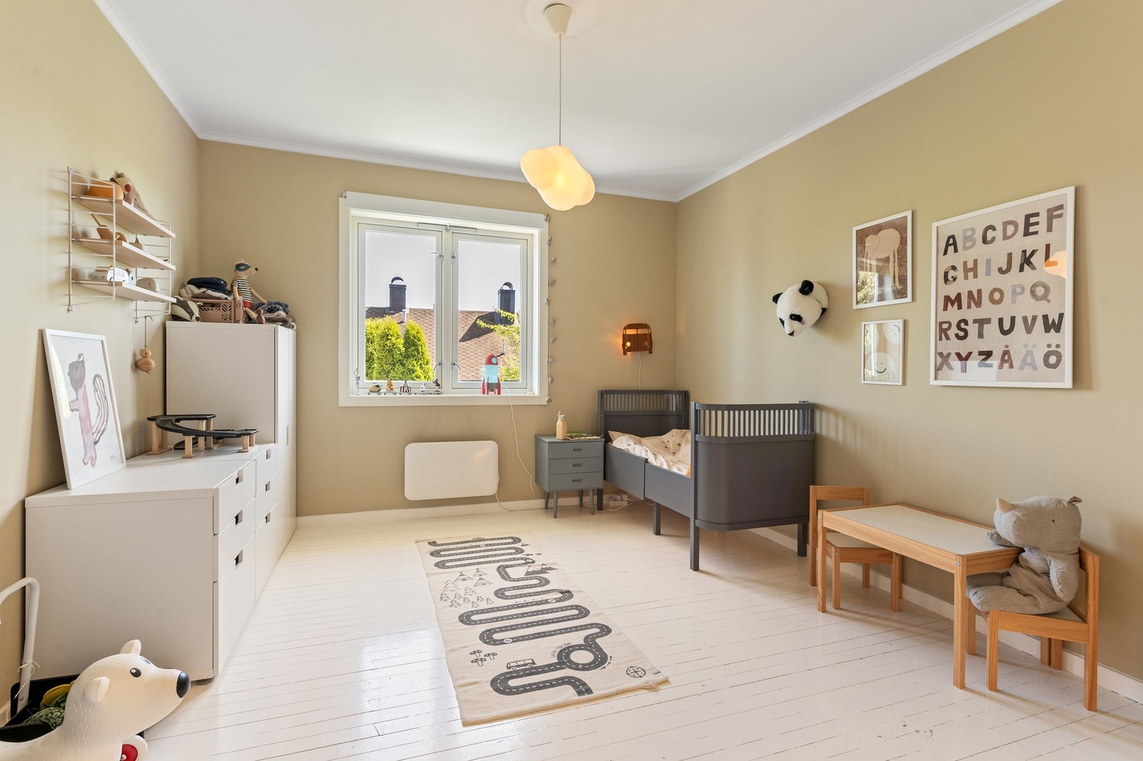 Soverom 3 er også av god størrelse og passer fint som ungdomsrom. Galleribilde