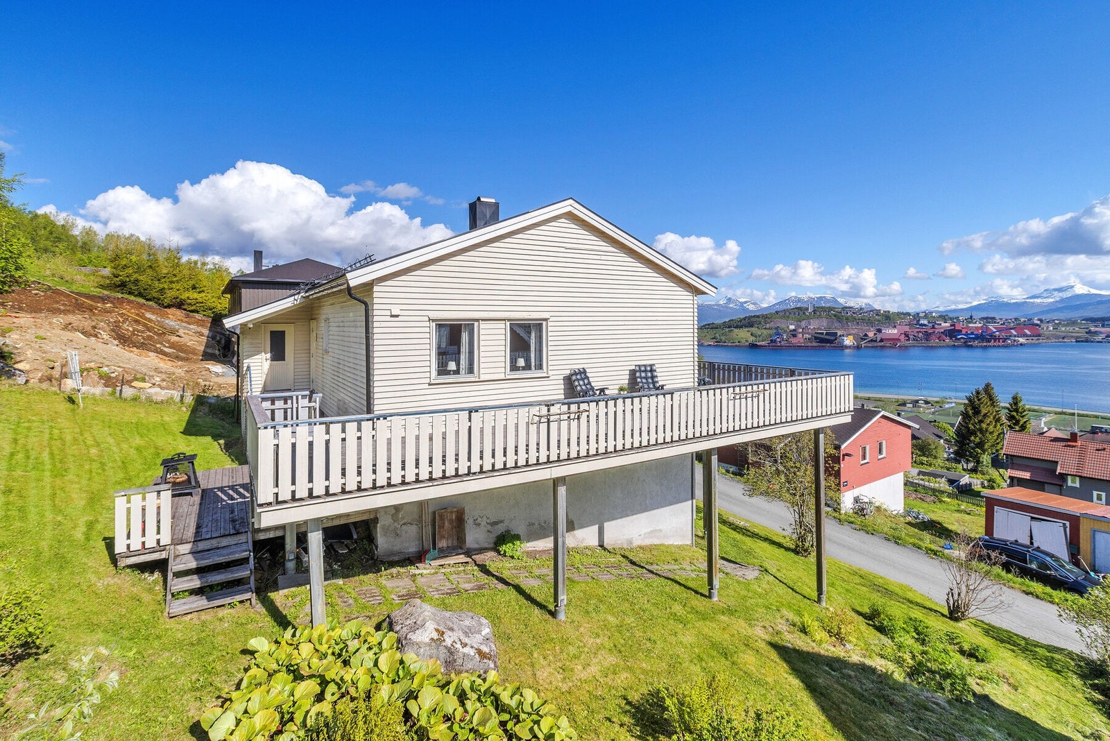 Verandaen på 50 m² med utgang fra stuen. Galleribilde