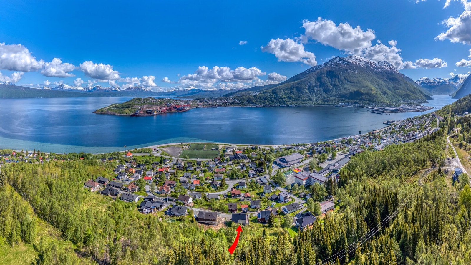 Panoramautsikt over Ankenes, Narvik og fjorden. Galleribilde