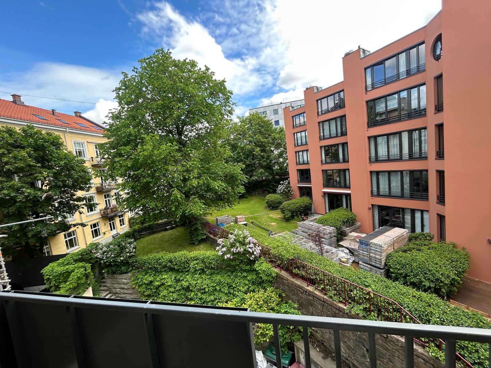 Utsikt fra balkongen Galleribilde